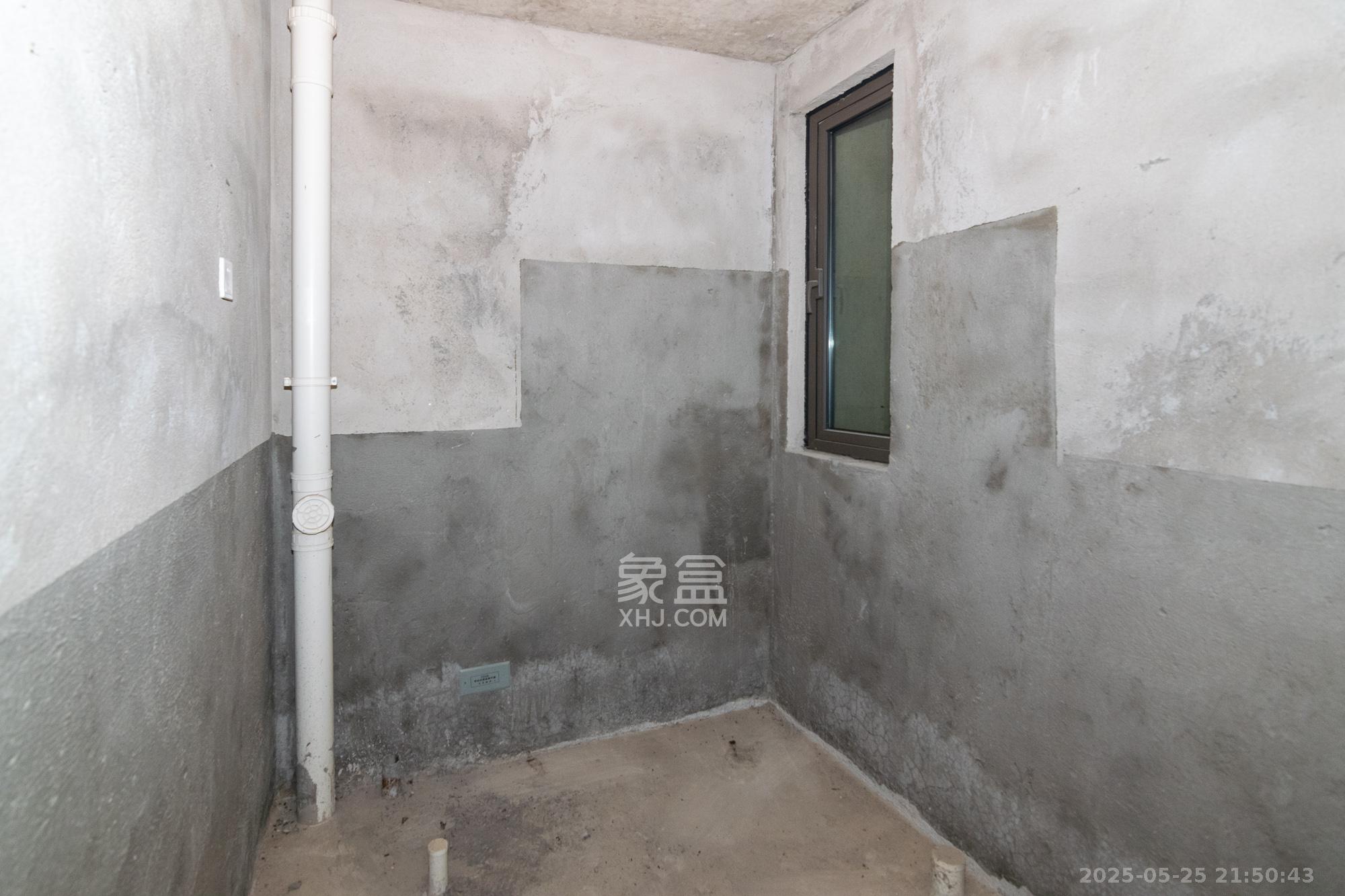 绿城高尔夫小镇  5室2厅3卫    285.0万 绿城高尔夫小镇  5室2厅3卫    285.0万卫生间