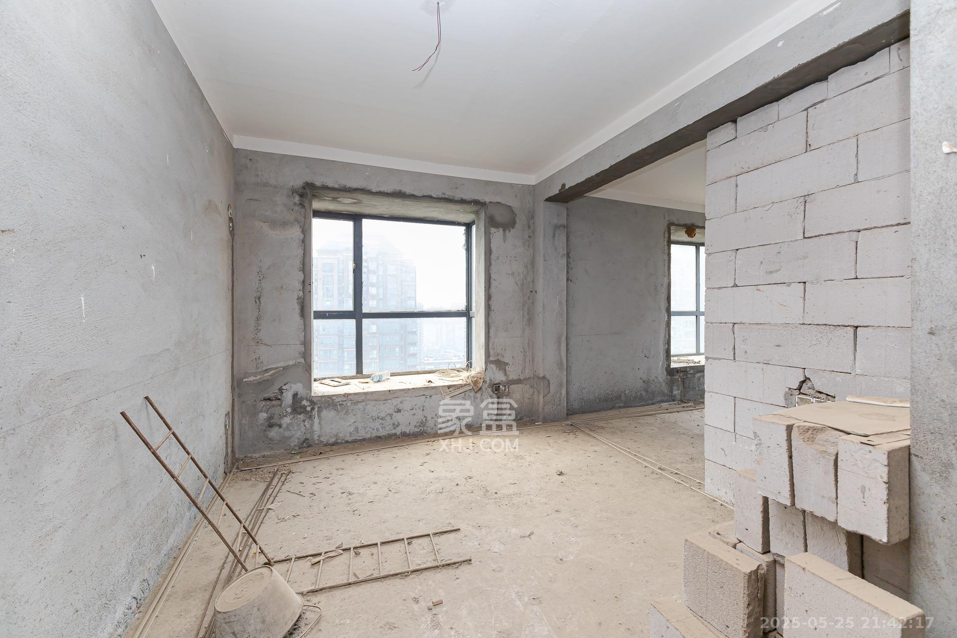 珠江东方明珠(新地东方明珠)一二期 4室2厅2卫 116.5万 珠江东方明珠(新地东方明珠)一二期 4室2厅2卫 116.5万卧室