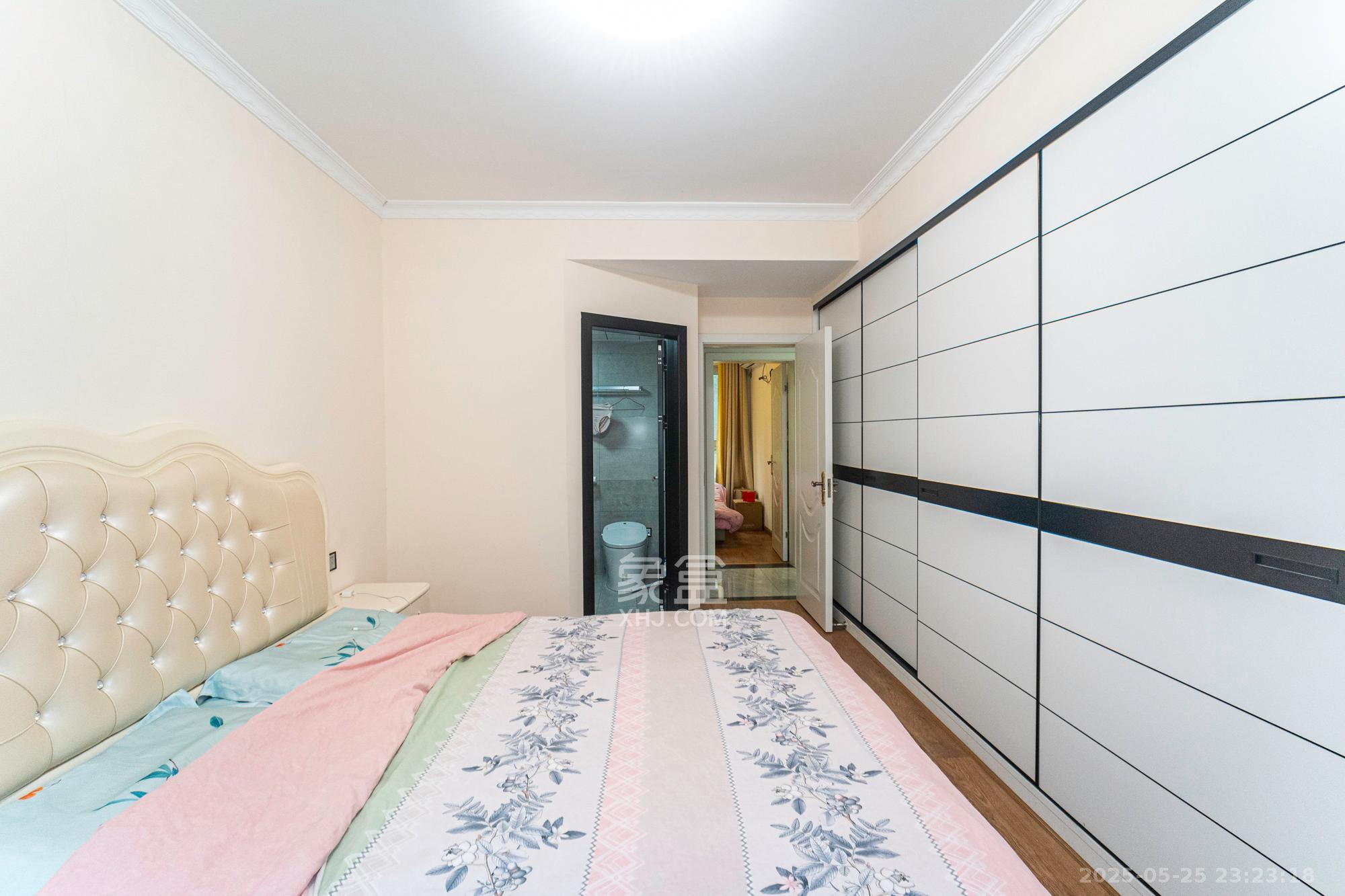 星湖湾二期洋房  3室2厅2卫    118.0万 星湖湾二期洋房  3室2厅2卫    118.0万卧室