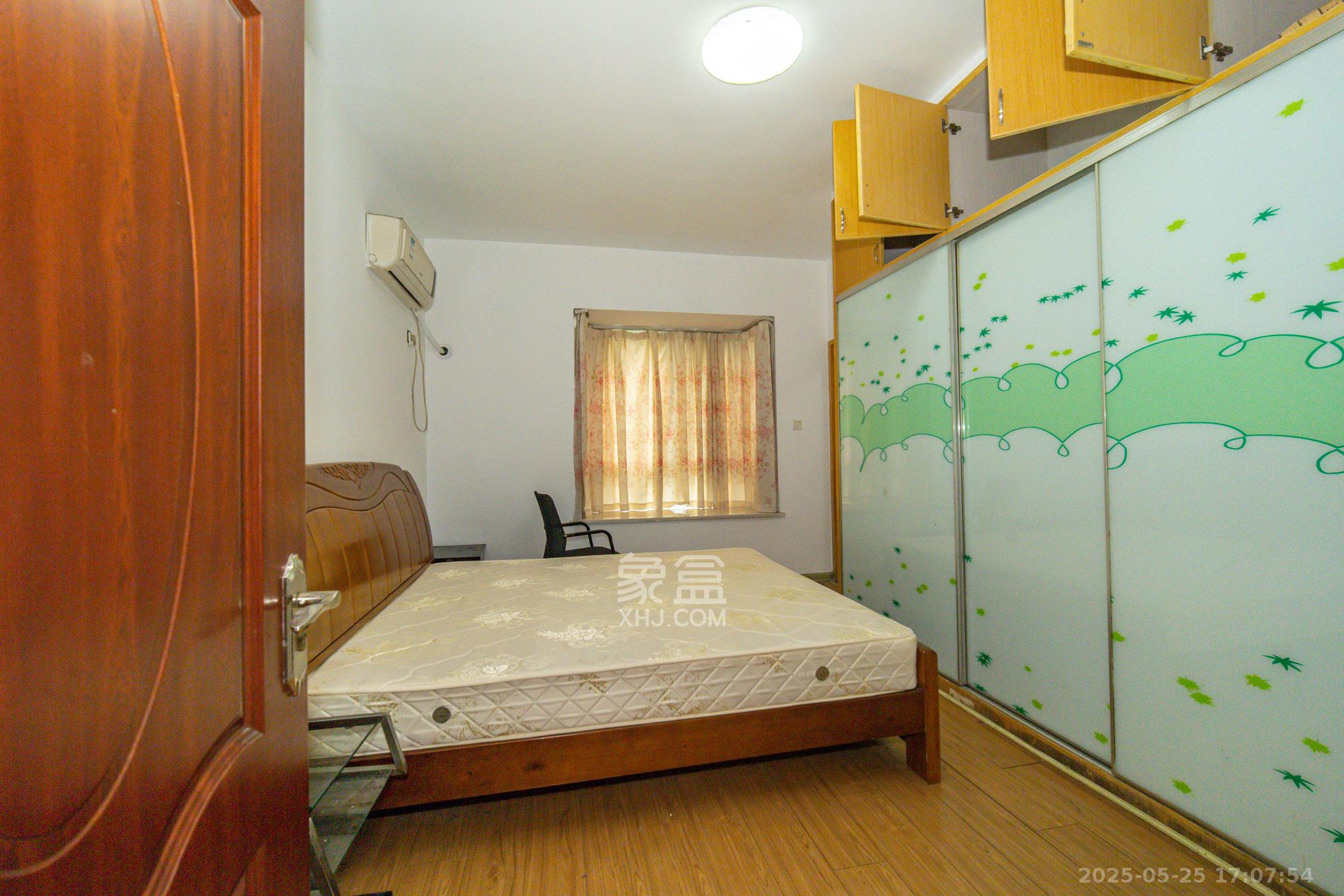 楚天馨苑 3室2厅1卫 78.0万 楚天馨苑 3室2厅1卫 78.0万卧室