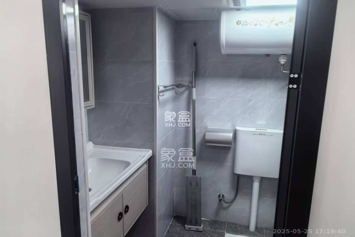 力高凤凰新天 2室1厅1卫 2200.0元/月 力高凤凰新天 2室1厅1卫 2200.0元/月室内图