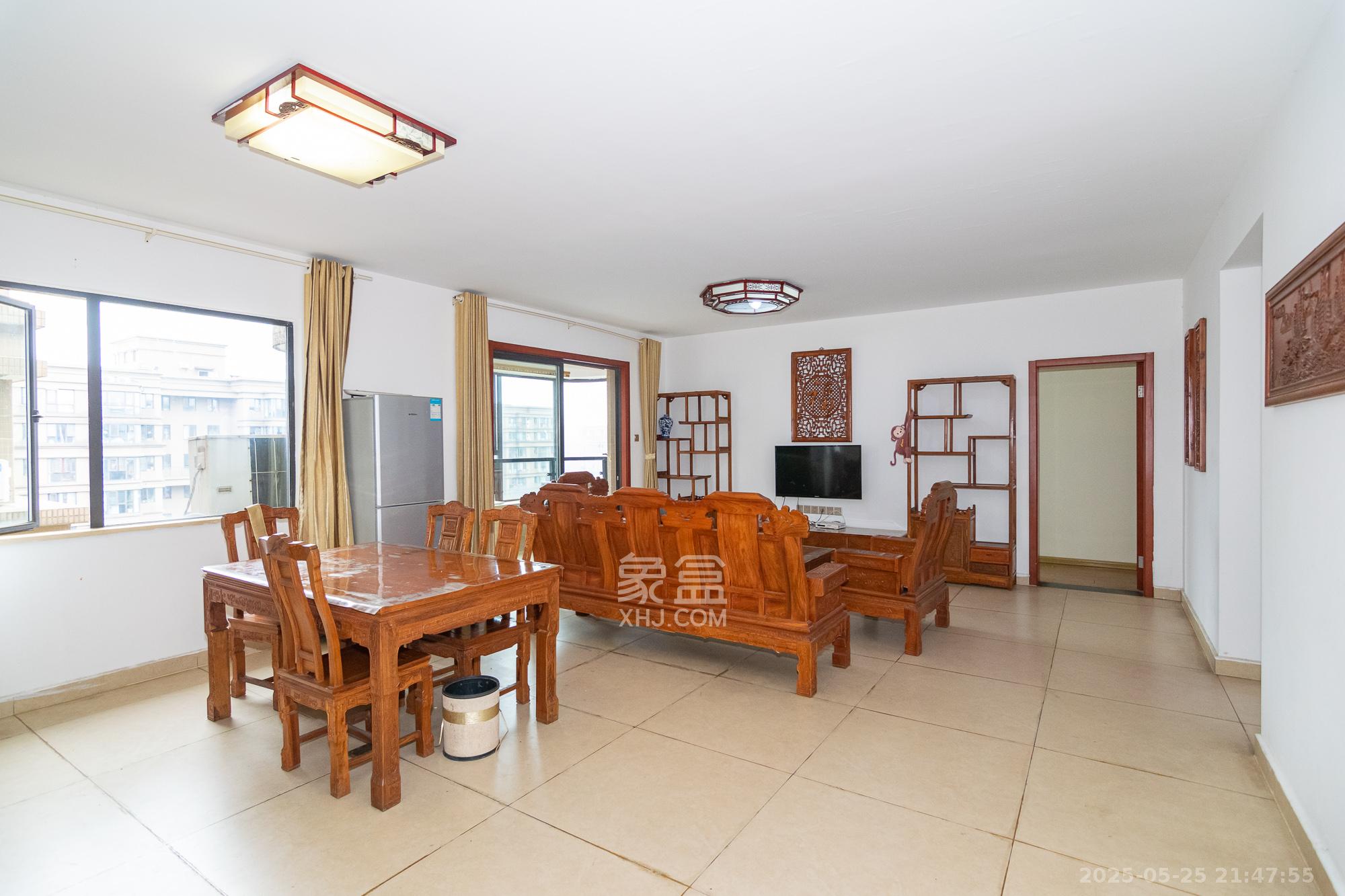 润和紫郡一期 4室2厅1卫 110.0万 润和紫郡一期 4室2厅1卫 110.0万客厅