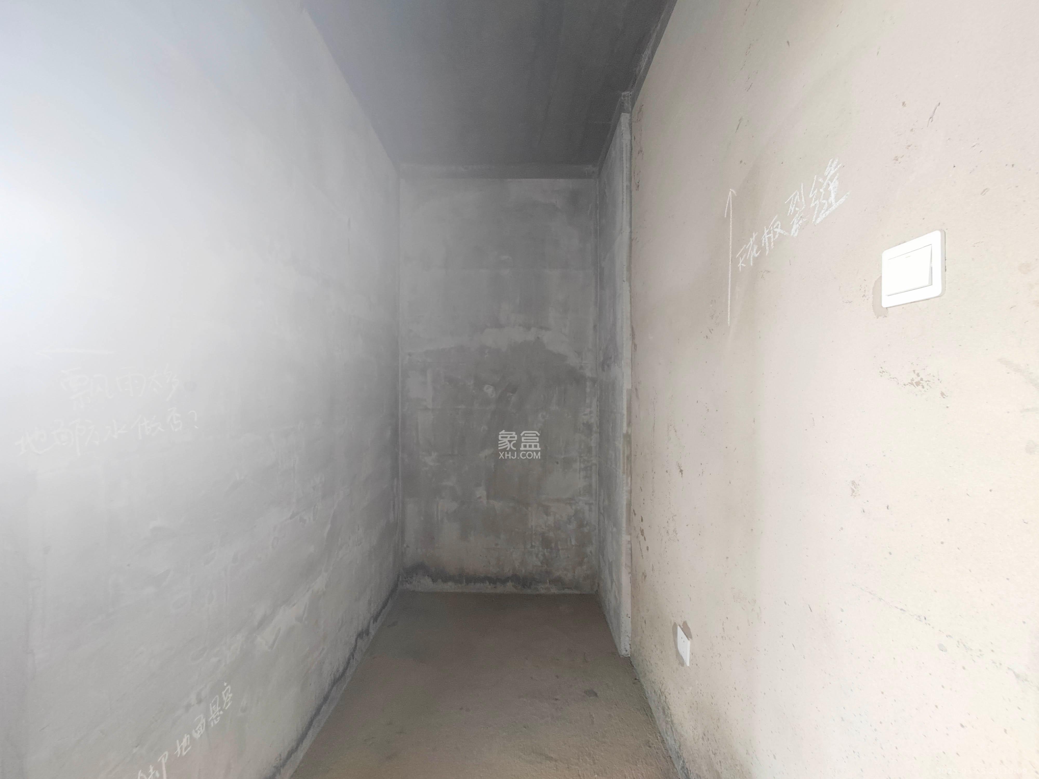 中建嘉和城  4室2厅2卫   115.00万其他