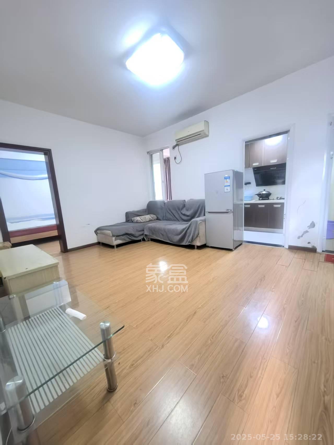 银轩铭誉(四海怡家) 1室1厅1卫 2200.0元/月 银轩铭誉(四海怡家) 1室1厅1卫 2200.0元/月室内图