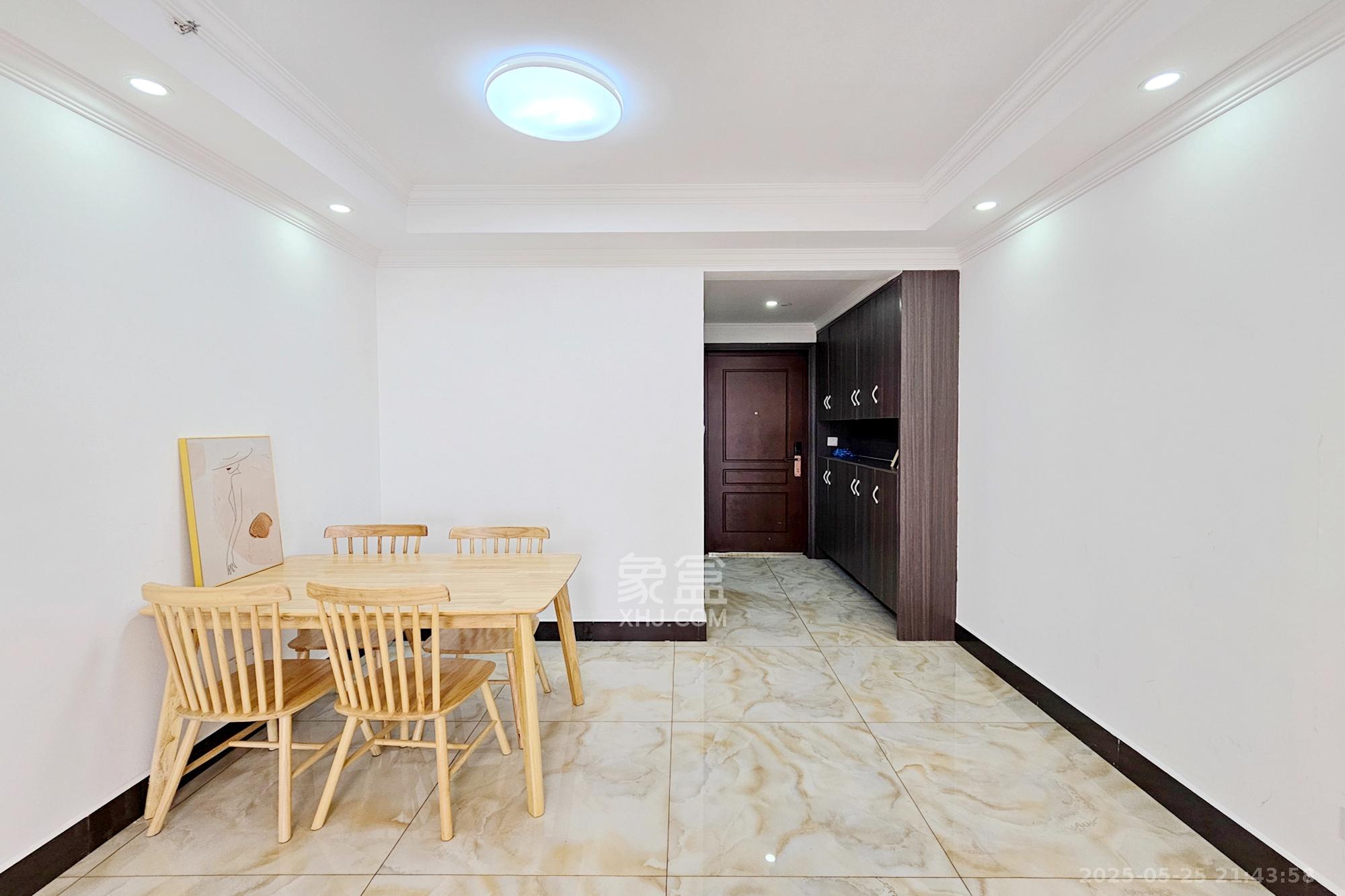 阳光城尚东湾愉景苑 3室2厅1卫 89.9万 阳光城尚东湾愉景苑 3室2厅1卫 89.9万客厅