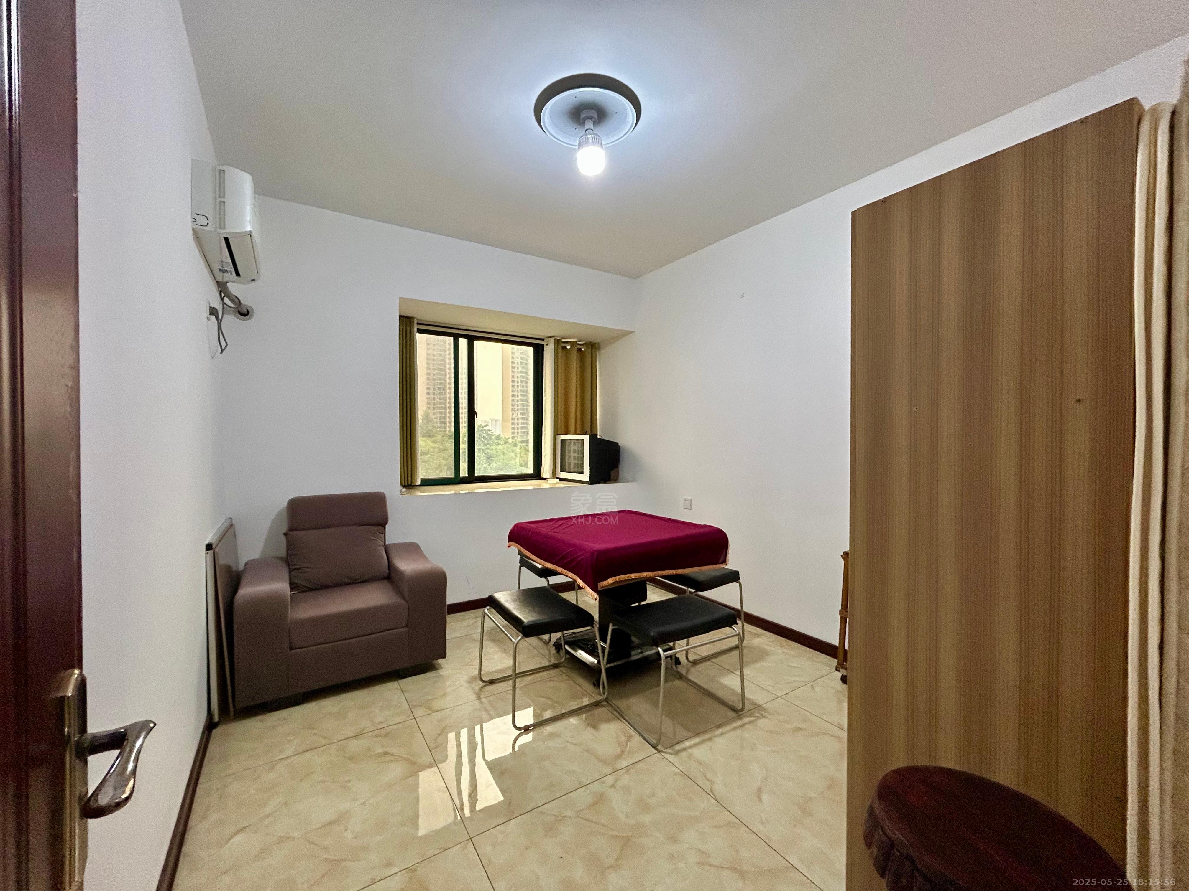 颐景园  4室2厅2卫    2500.0元/月室内图