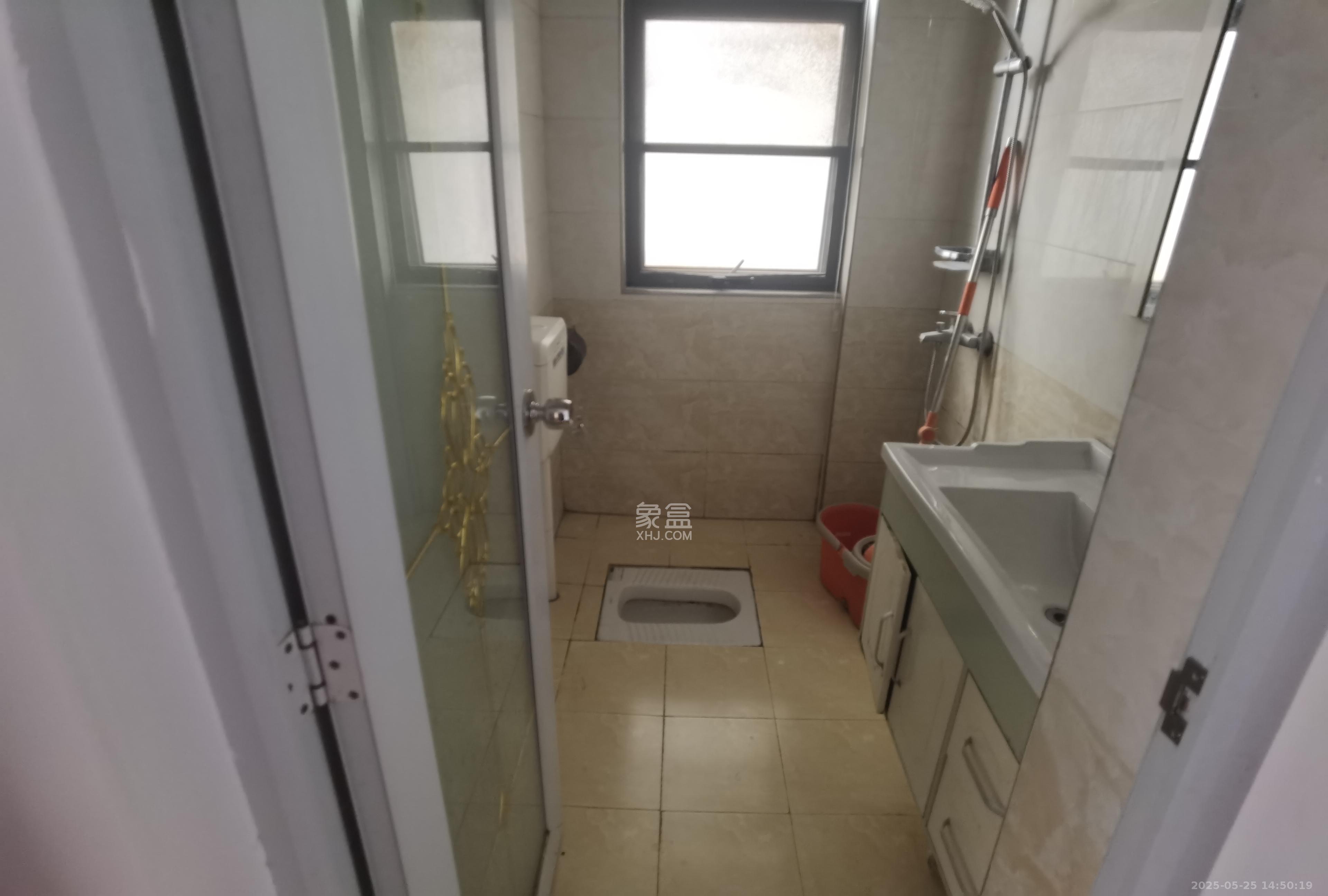 阳光锦城 2室2厅1卫 2400.0元/月 阳光锦城 2室2厅1卫 2400.0元/月室内图