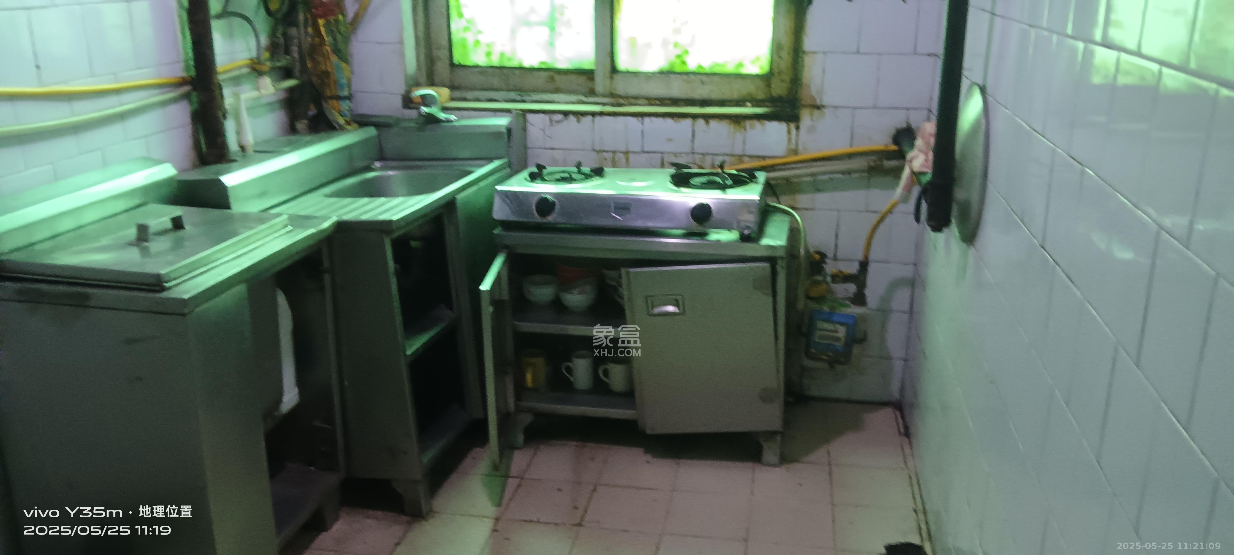 便河边社区（便河边单位房）  3室2厅2卫   2500.00元/月室内图