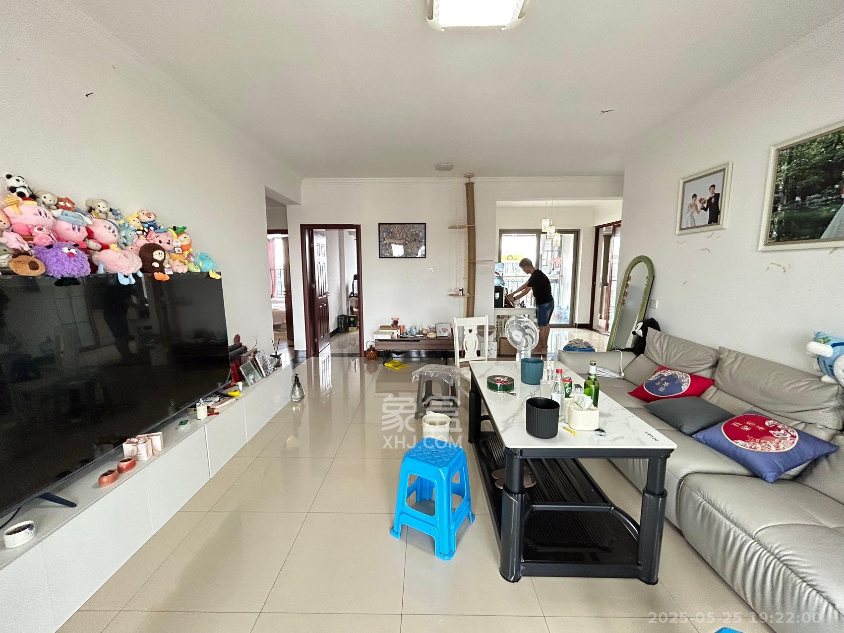 怡海星城 3室2厅2卫 2600.0元/月 怡海星城 3室2厅2卫 2600.0元/月室内图