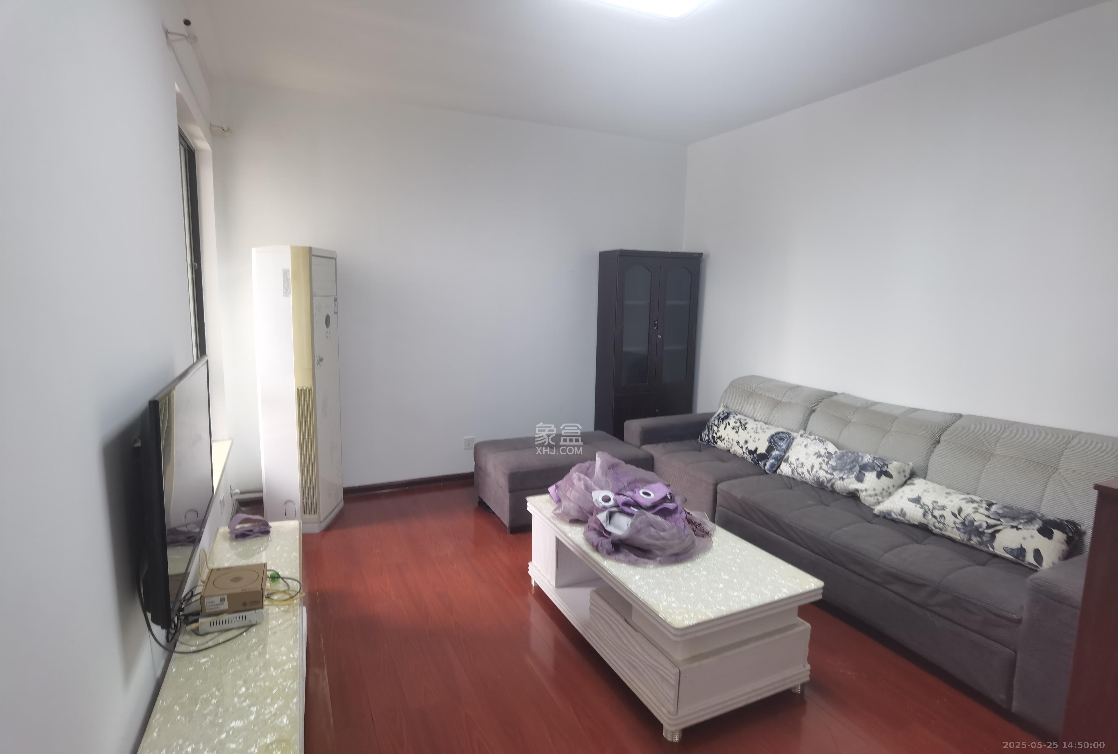 阳光锦城 2室2厅1卫 2400.0元/月 阳光锦城 2室2厅1卫 2400.0元/月室内图