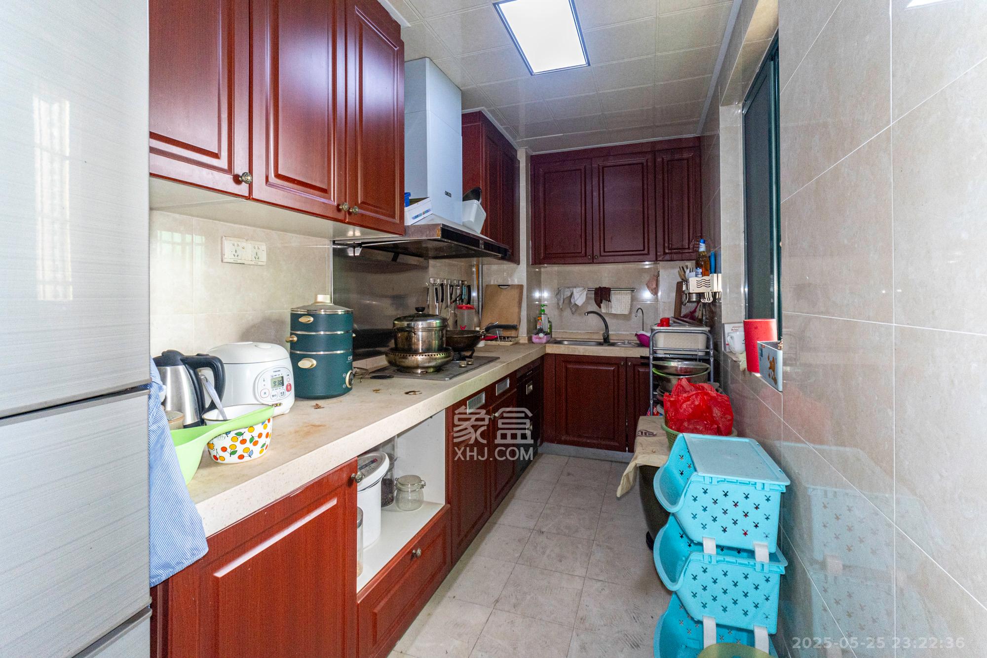 恒大雅苑  3室2厅2卫    120.0万厨房