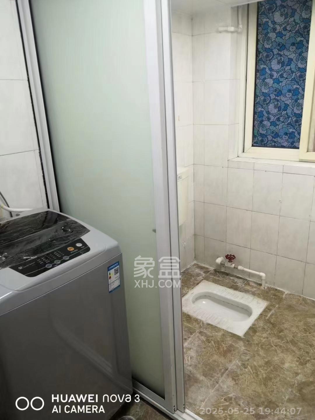 岳银小区（一二三五村）  3室2厅1卫   2500.00元/月小区图