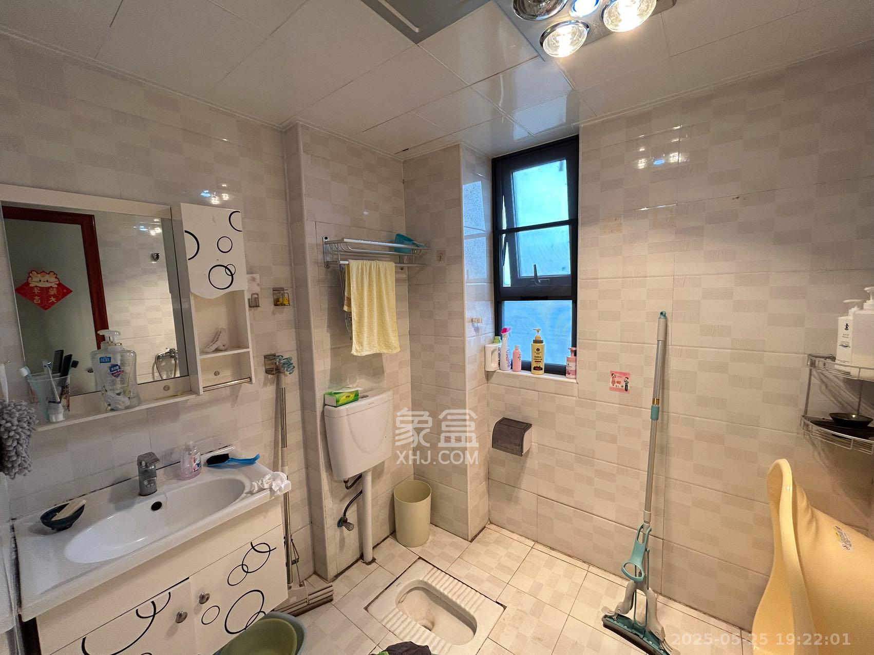 怡海星城 3室2厅2卫 2600.0元/月 怡海星城 3室2厅2卫 2600.0元/月室内图