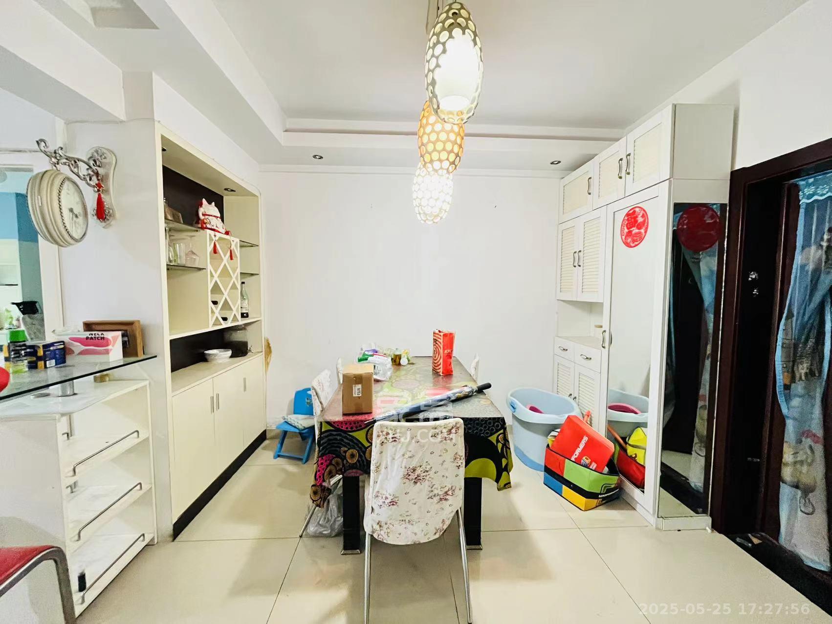 香颂国际  3室2厅2卫    2600.0元/月室内图