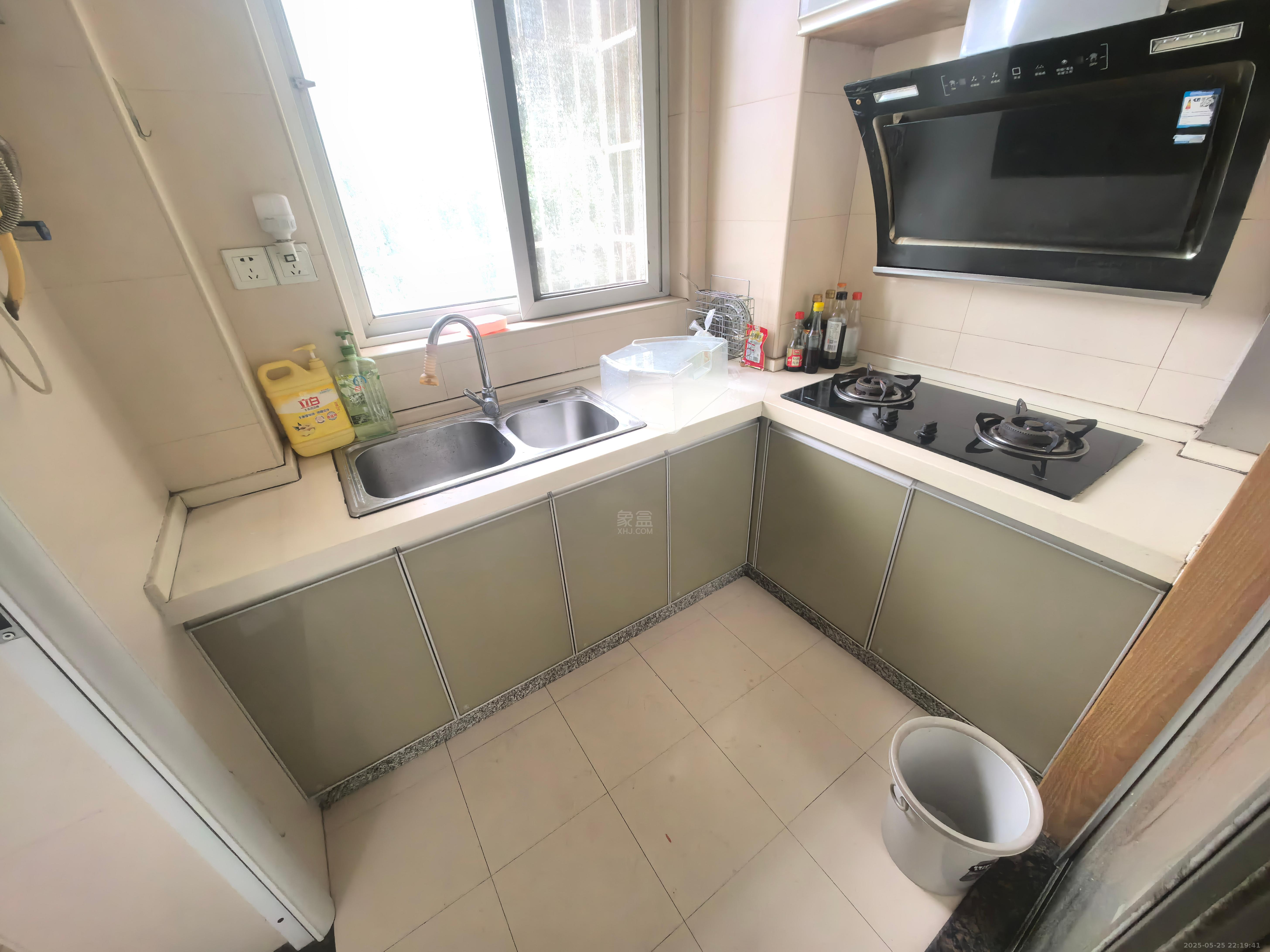 芙蓉丽景 2室2厅1卫 1300.0元/月 芙蓉丽景 2室2厅1卫 1300.0元/月室内图