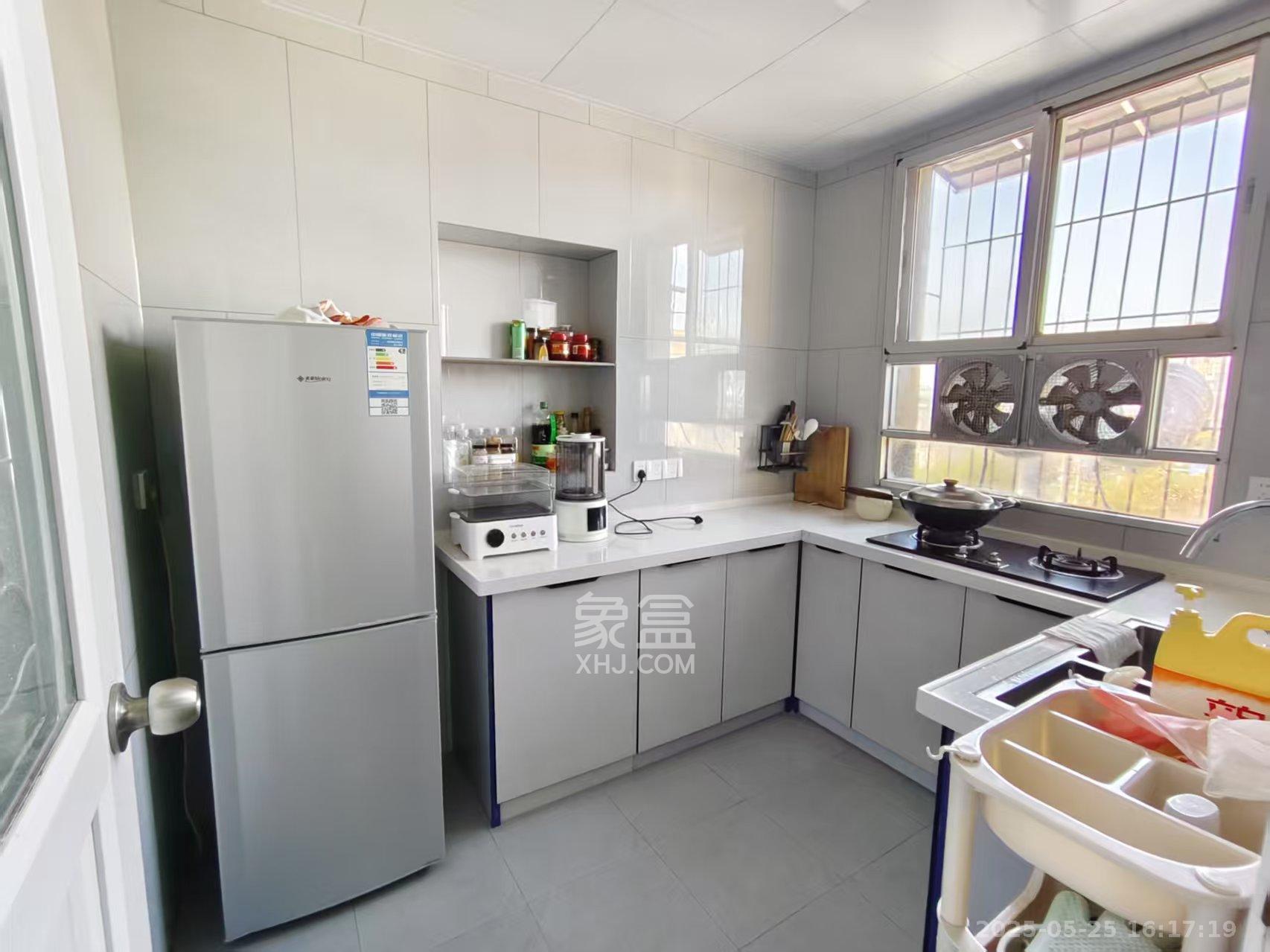 杜鹃小区 3室2厅1卫 1000.0元/月 杜鹃小区 3室2厅1卫 1000.0元/月室内图