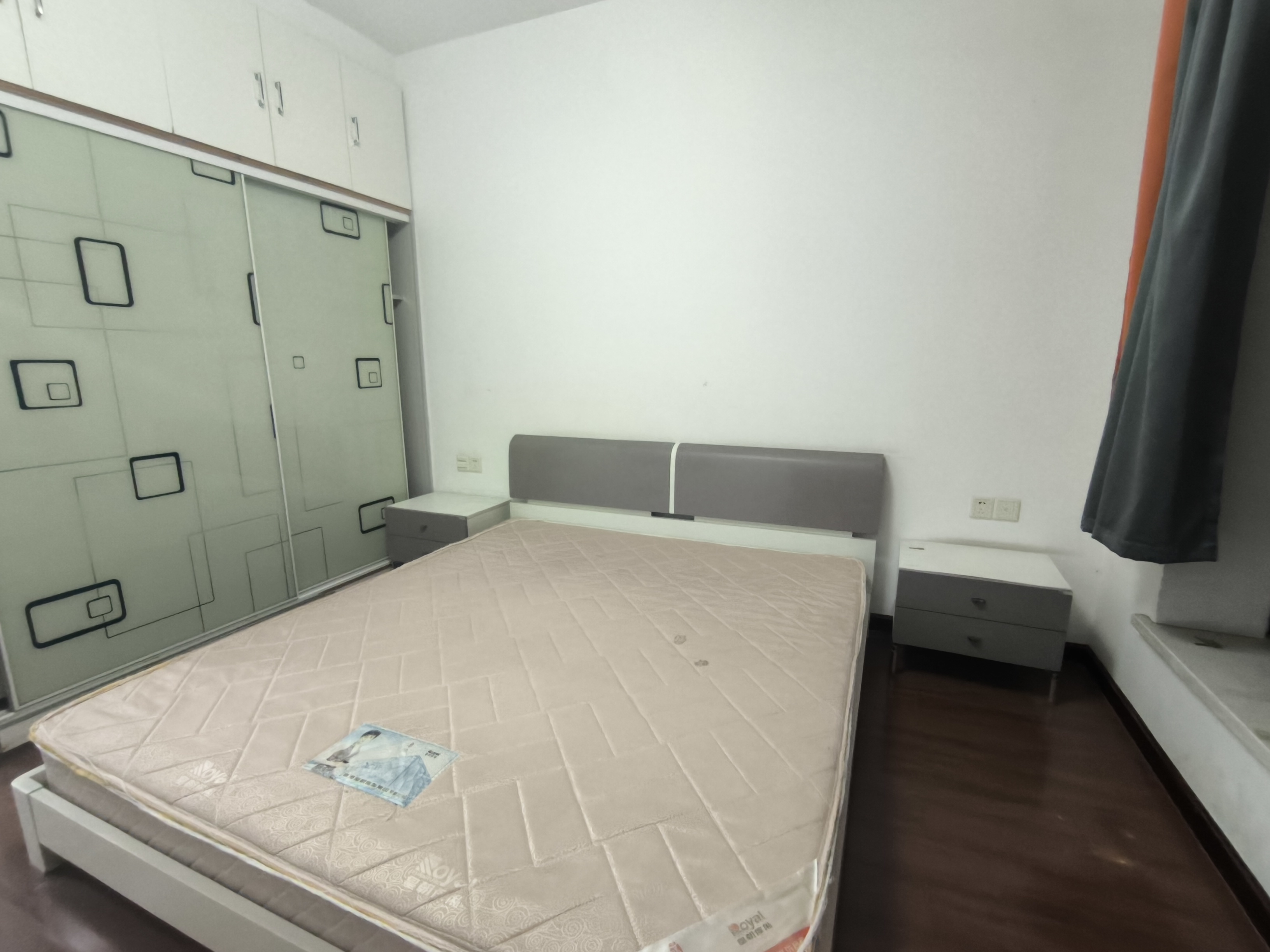 雅士林湘苑一期  1室2厅2卫   2300.00元/月室内图