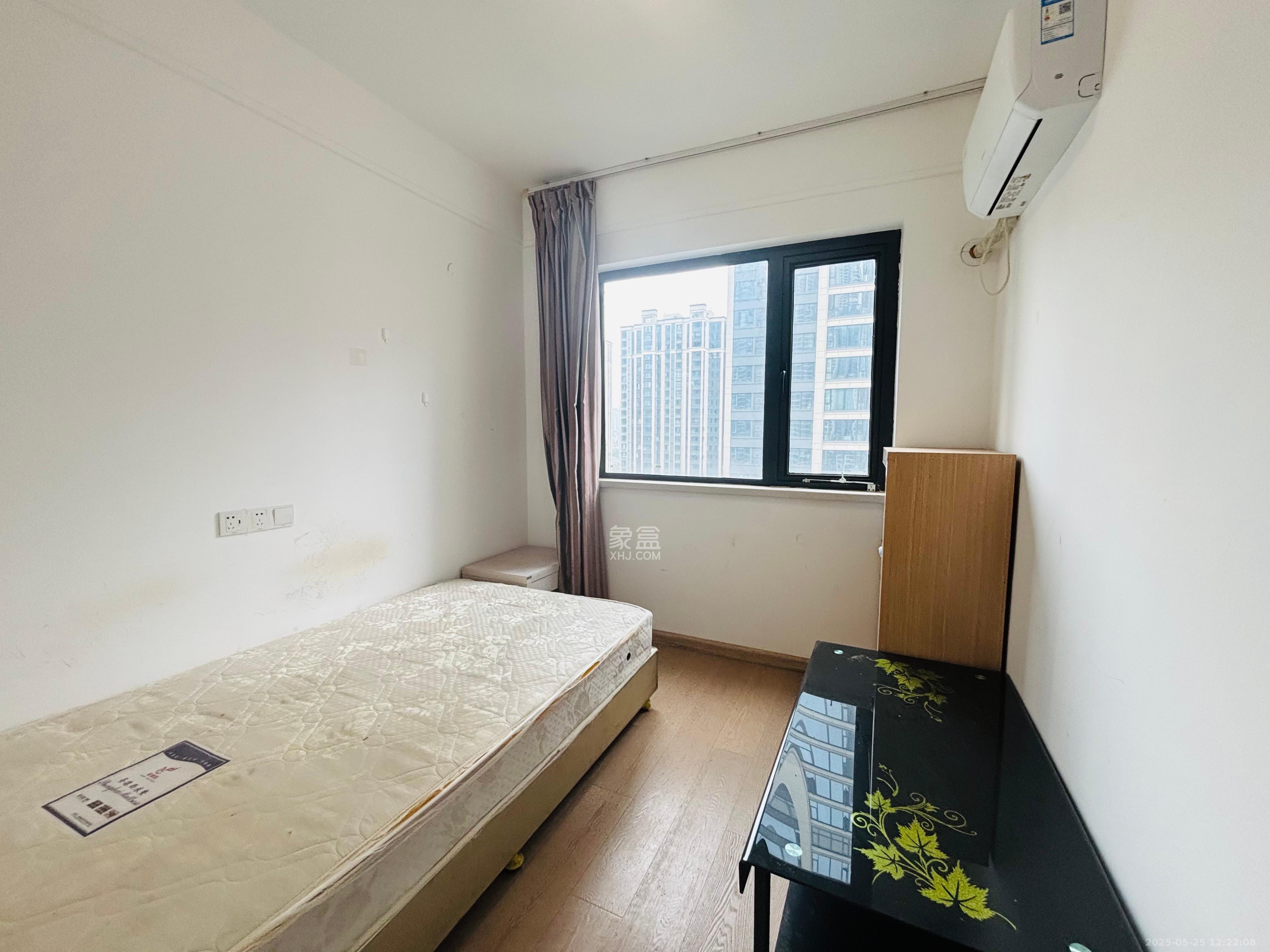 南山梅溪一方  4室2厅2卫   4000.00元/月室内图