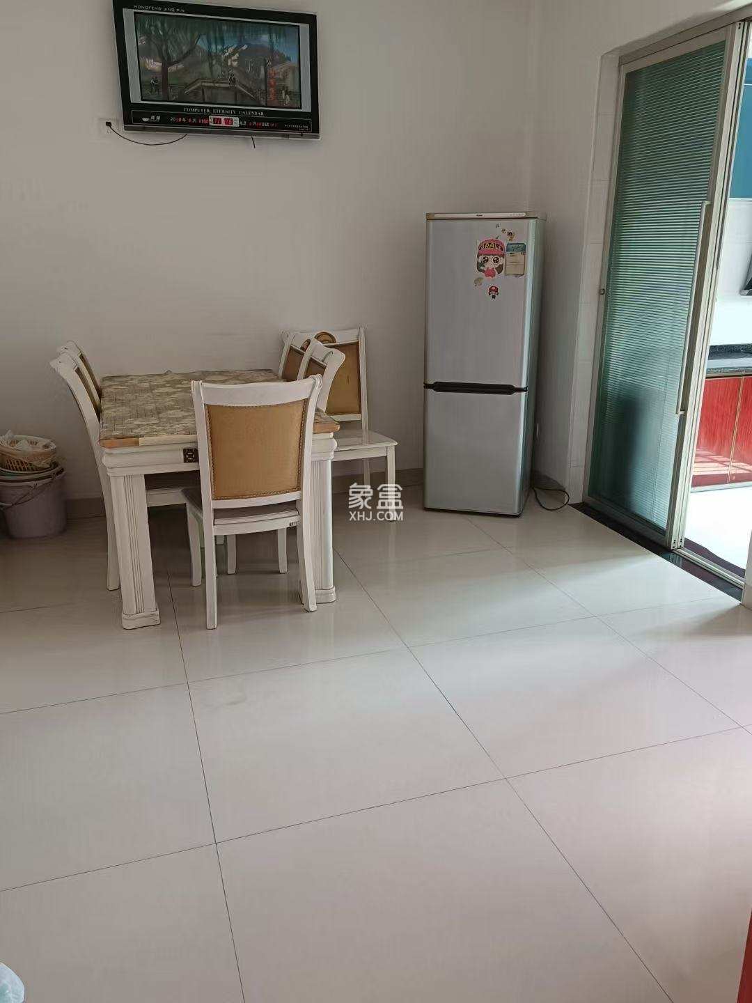 雅士林安置房 3室2厅2卫 1500.0元/月 雅士林安置房 3室2厅2卫 1500.0元/月室内图