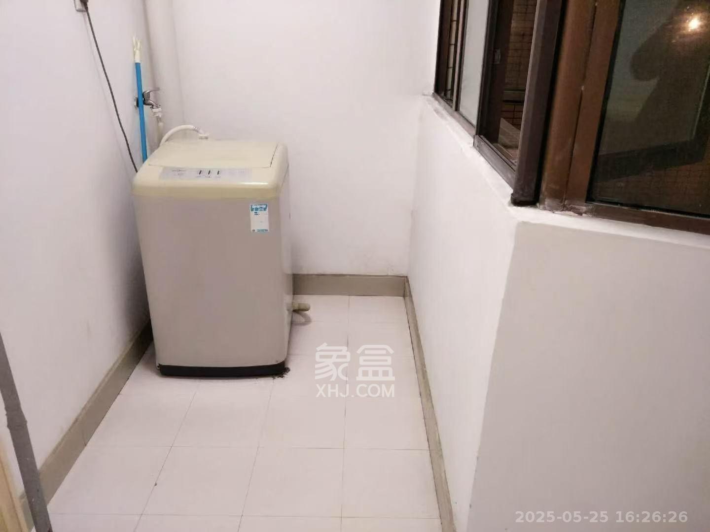 高信向日葵  2室2厅1卫   2200.00元/月室内图