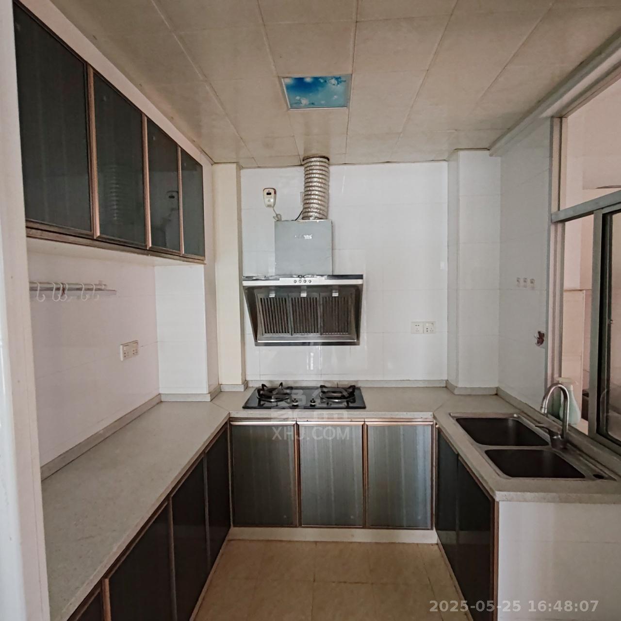 樱花地带  2室2厅1卫   1300.00元/月室内图