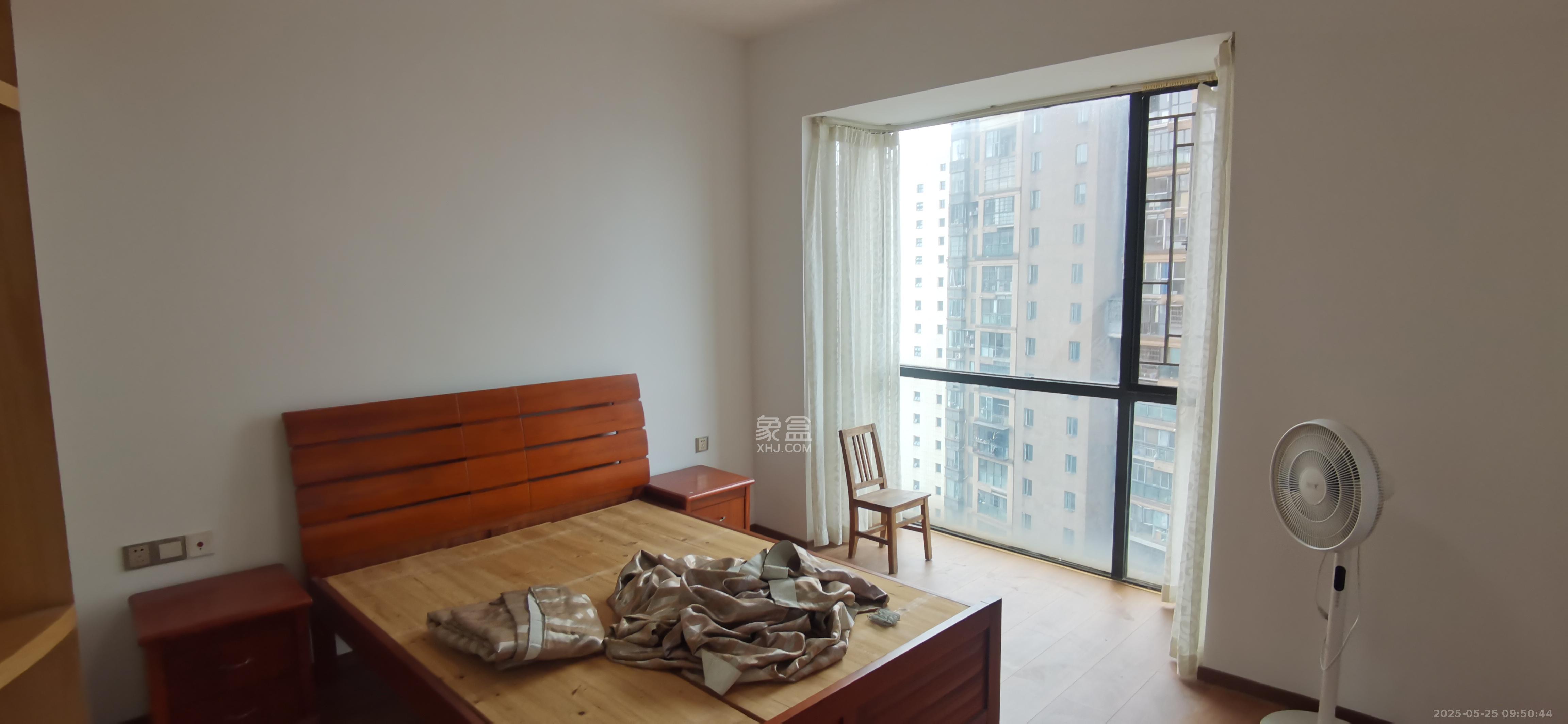 辉煌国际城一期 5室2厅2卫 3500.0元/月 辉煌国际城一期 5室2厅2卫 3500.0元/月室内图