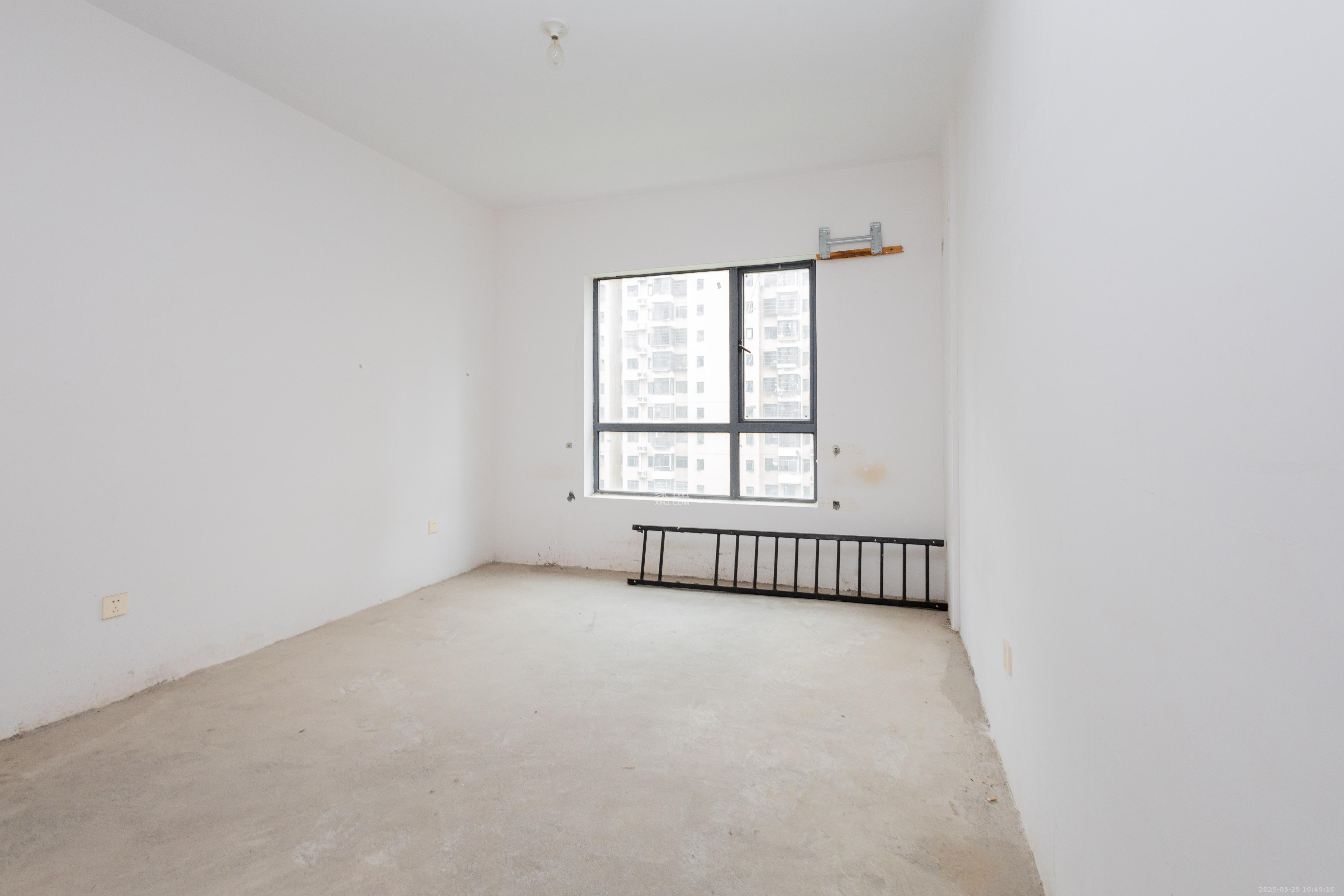 中国铁建国际城二期  4室2厅2卫    69.8万 中国铁建国际城二期  4室2厅2卫    69.8万卧室