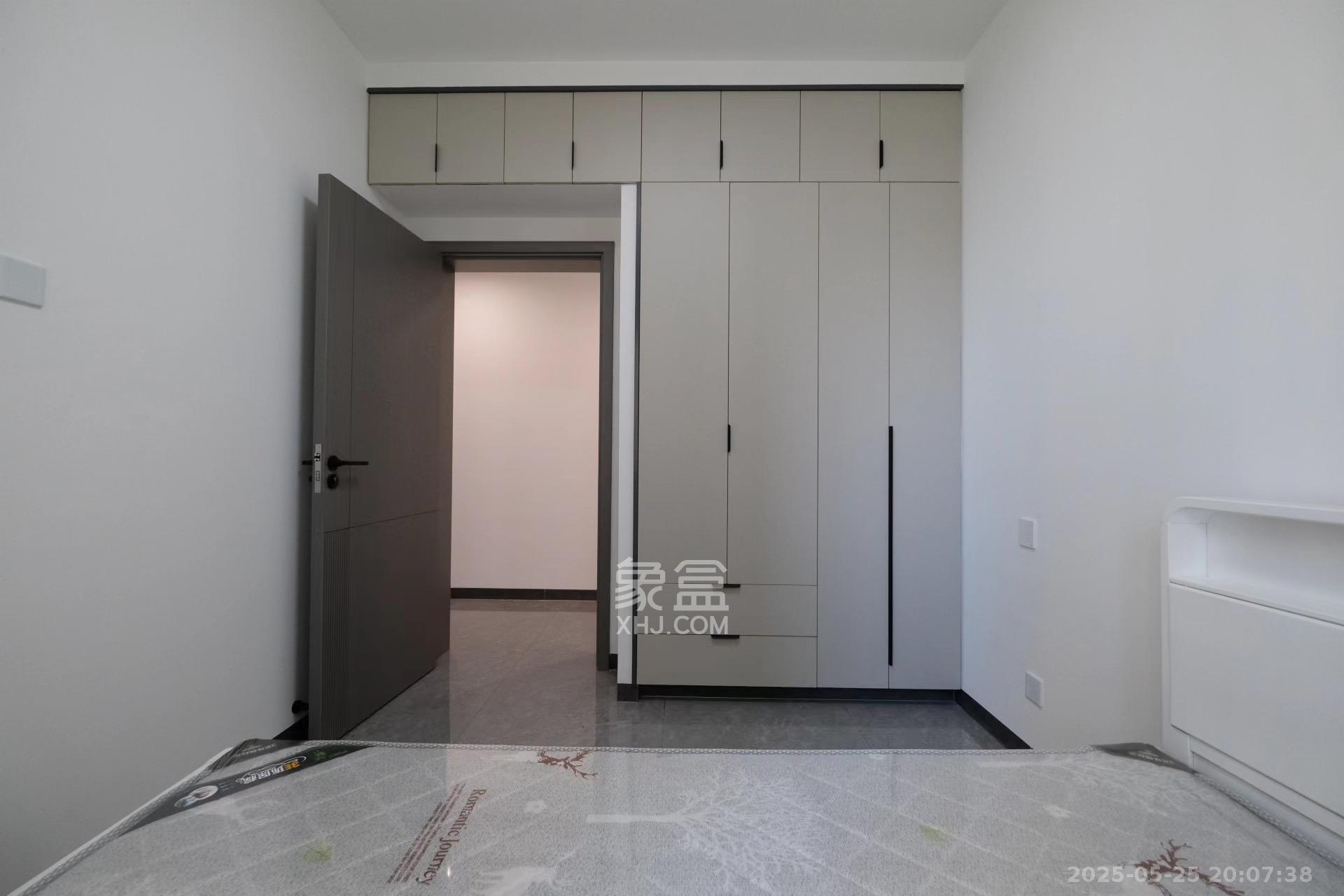 和润园三期  4室1厅2卫   3500.00元/月室内图