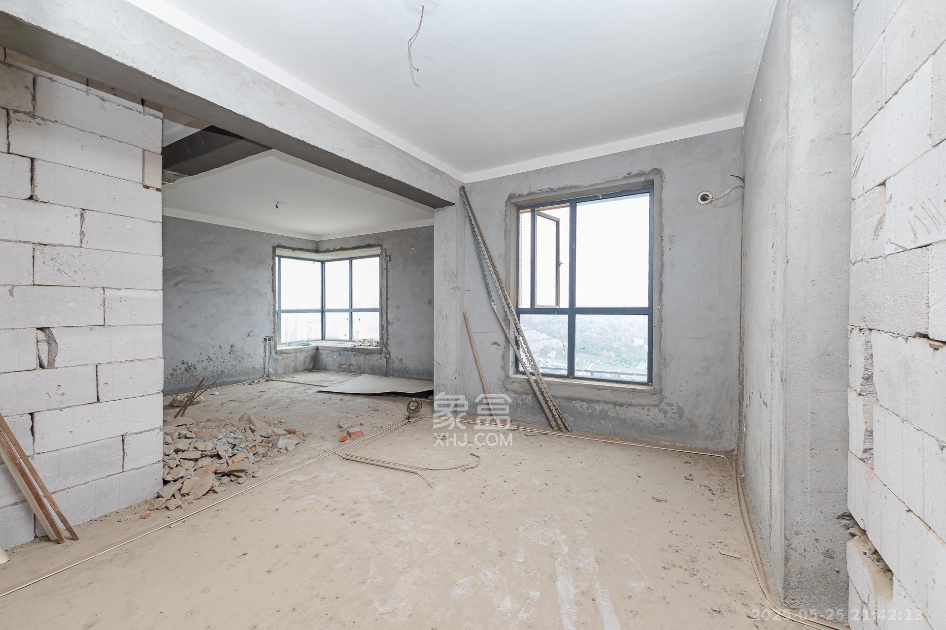 珠江东方明珠(新地东方明珠)一二期 4室2厅2卫 116.5万 珠江东方明珠(新地东方明珠)一二期 4室2厅2卫 116.5万卧室