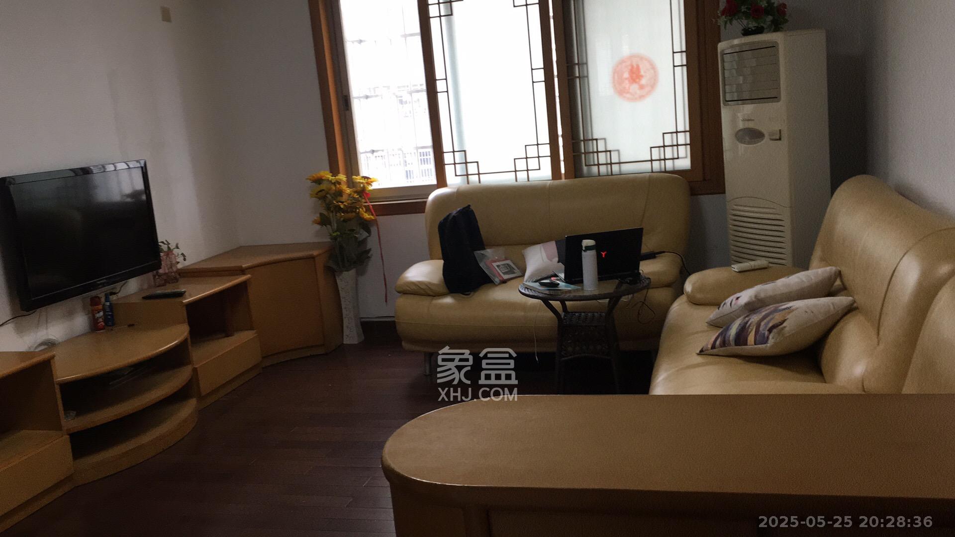 湘卫花苑 3室2厅1卫 2200.0元/月 湘卫花苑 3室2厅1卫 2200.0元/月室内图