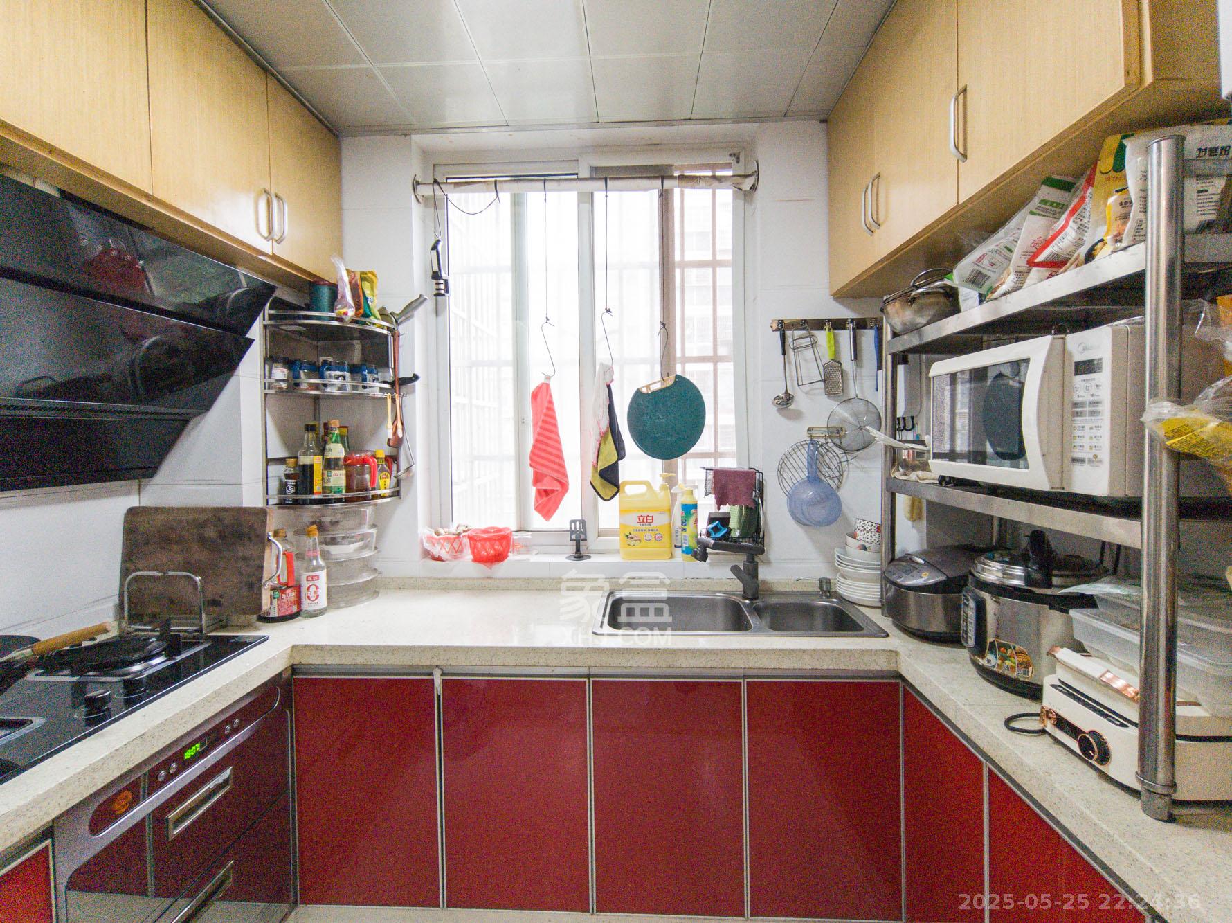 万丽景园 2室2厅1卫 70.0万 万丽景园 2室2厅1卫 70.0万厨房