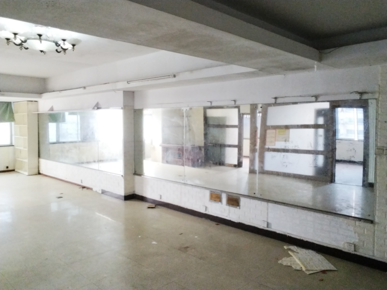 金茂大厦 3室2厅2卫 125.0万 金茂大厦 3室2厅2卫 125.0万室内图