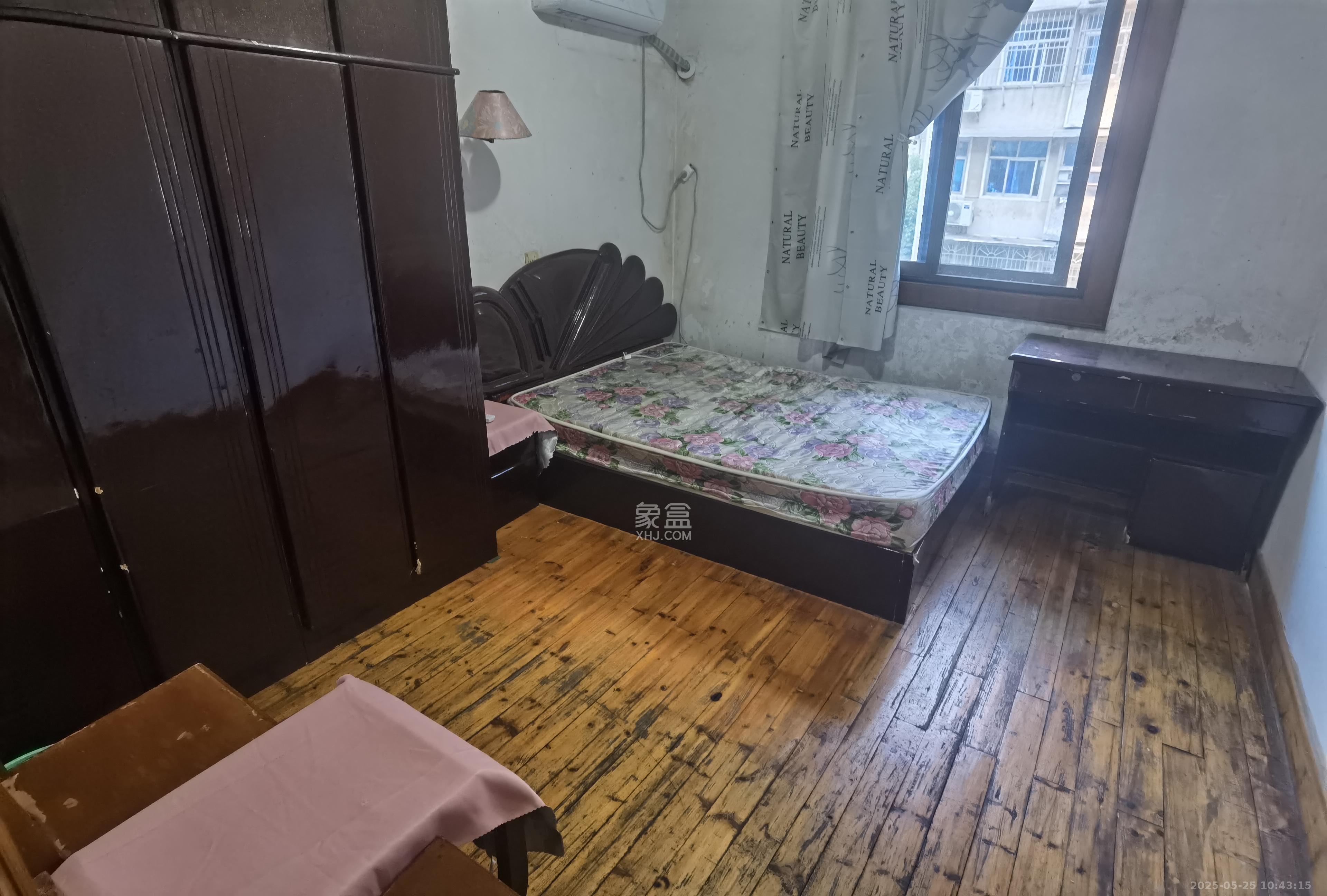 梨子山社区长电宿舍  2室1厅1卫    1300.0元/月 梨子山社区长电宿舍  2室1厅1卫    1300.0元/月室内图