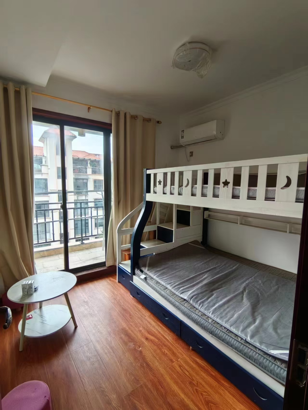 水映豪廷(一,二,三期) 5室2厅3卫 4000.0元/月 水映豪廷(一,二,三期) 5室2厅3卫 4000.0元/月室内图