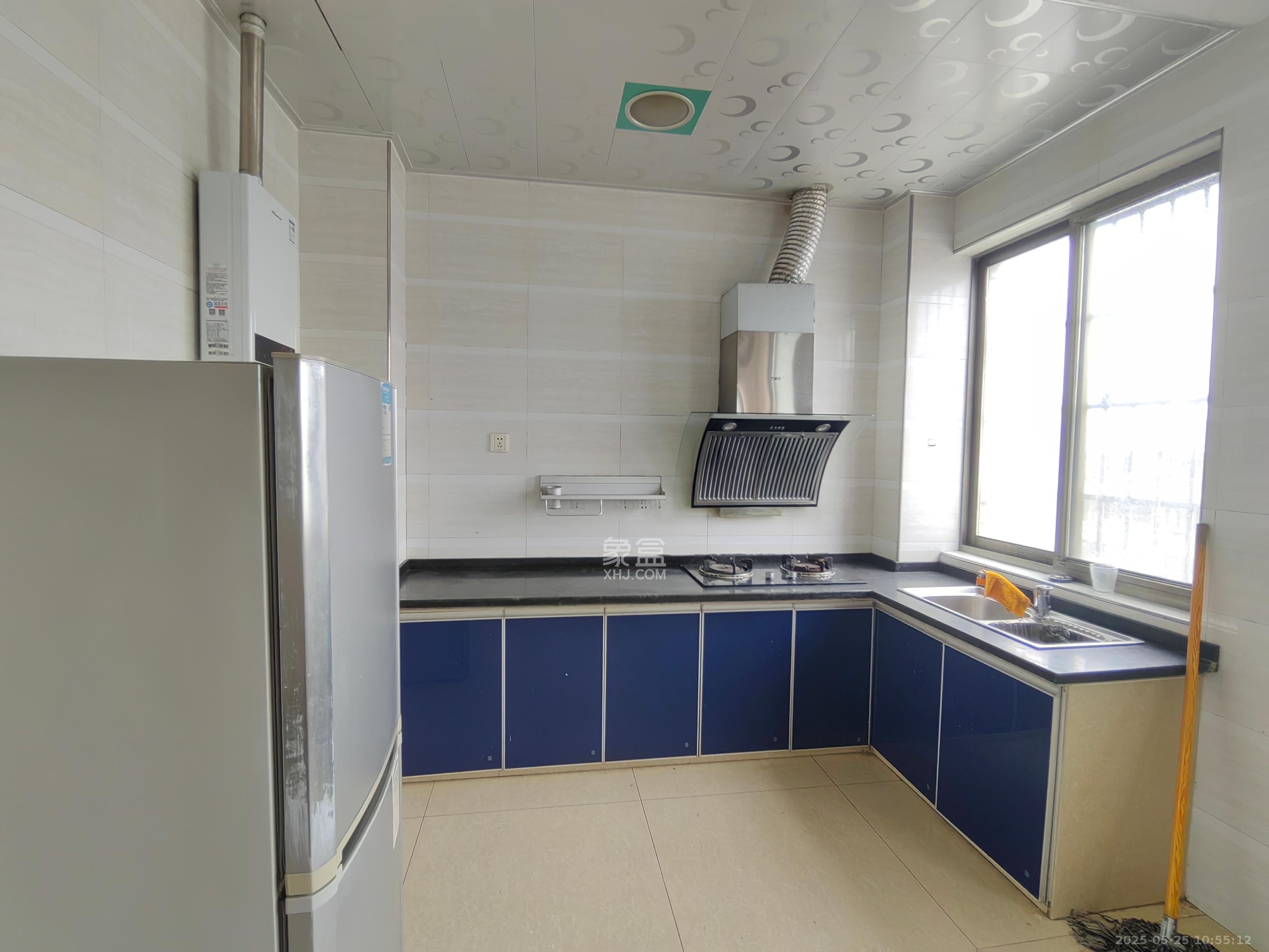 和太坪小区  3室2厅1卫   1600.00元/月室内图