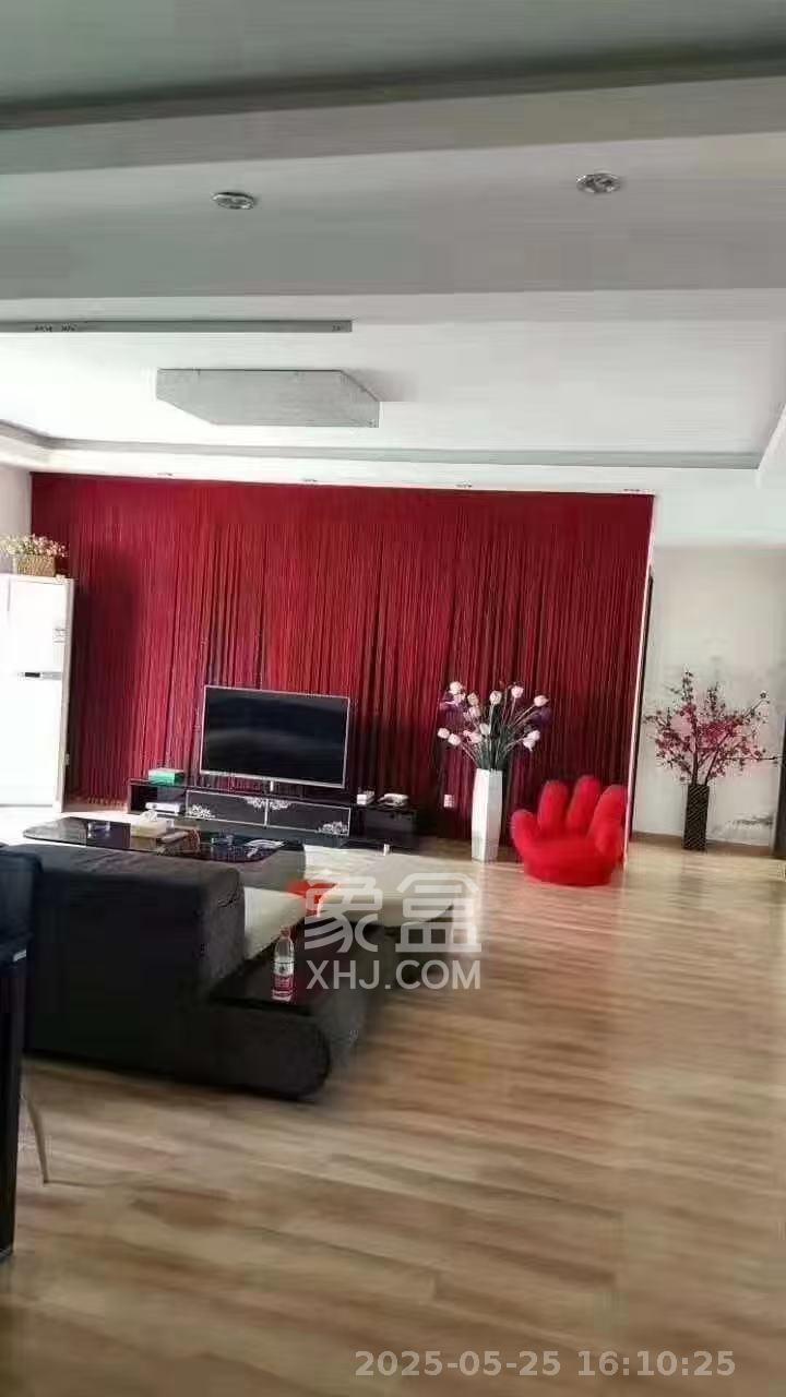三万英尺  3室2厅2卫   3500.00元/月室内图