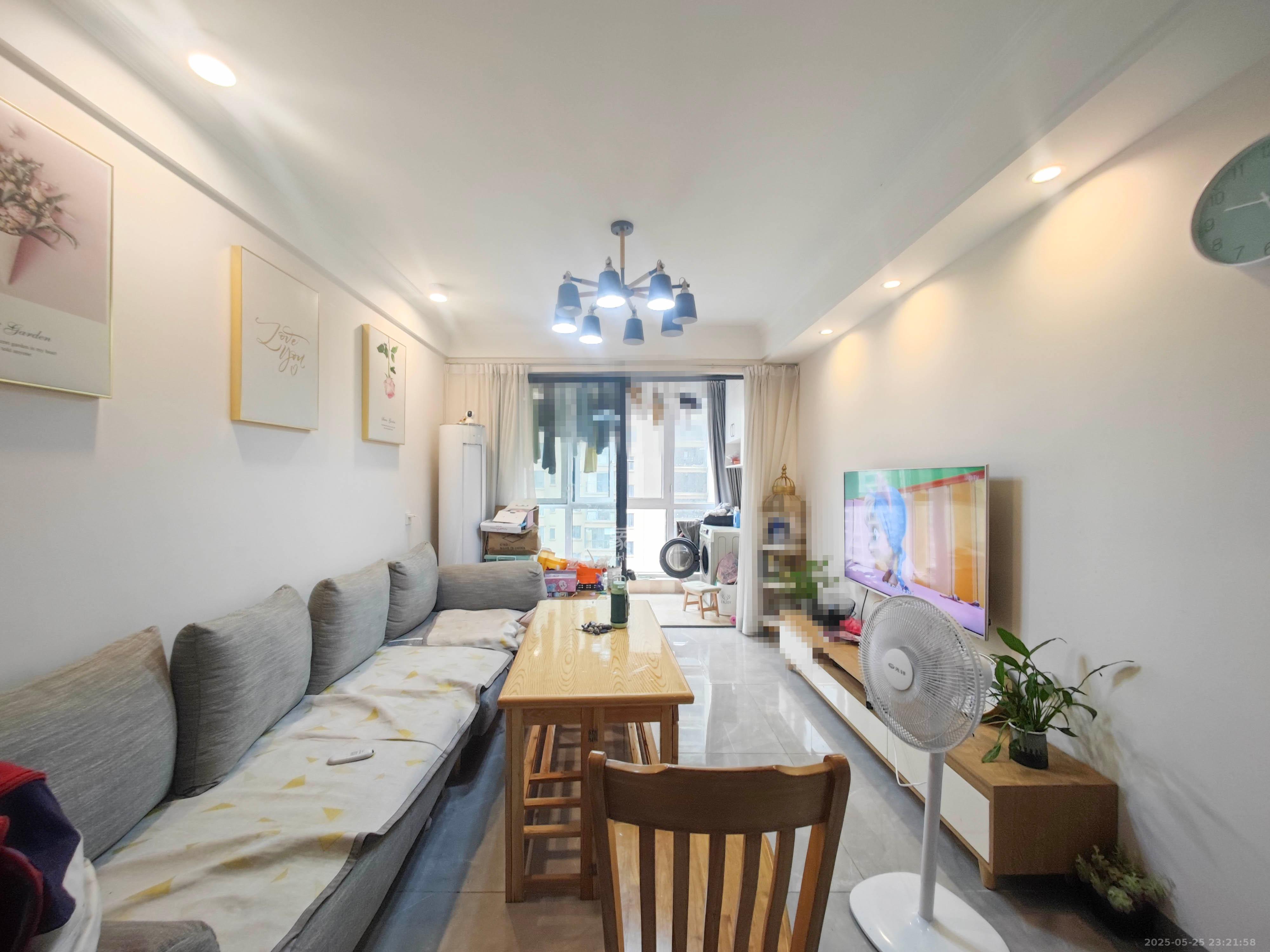 中建嘉和城  3室2厅1卫   88.00万客厅
