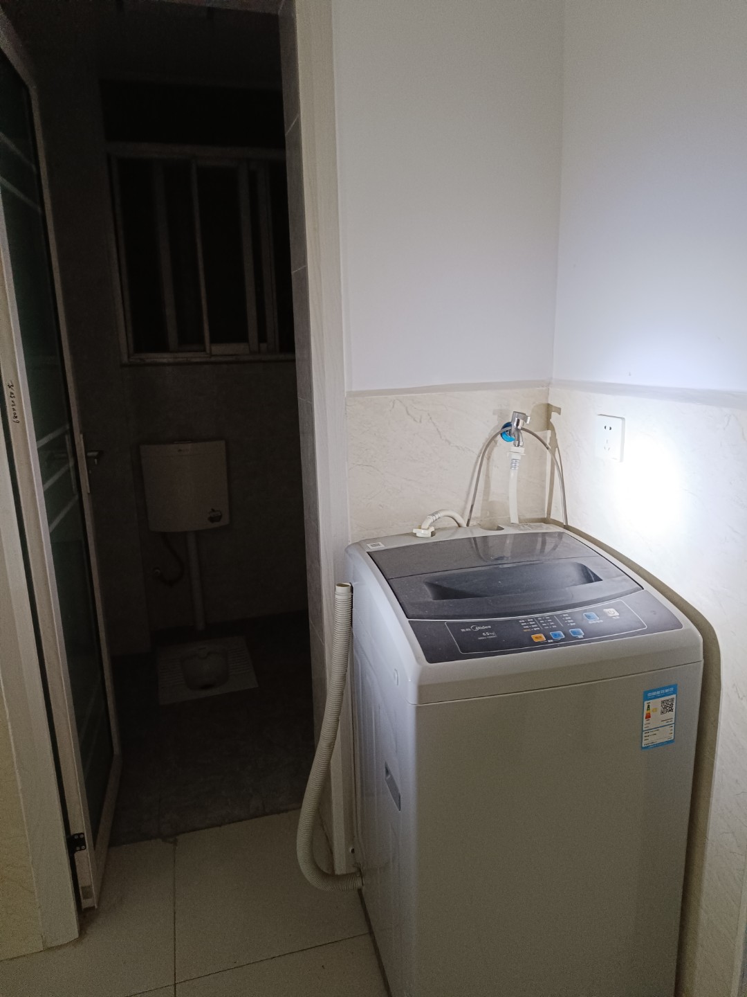 城墙路  3室2厅1卫    700.0元/月