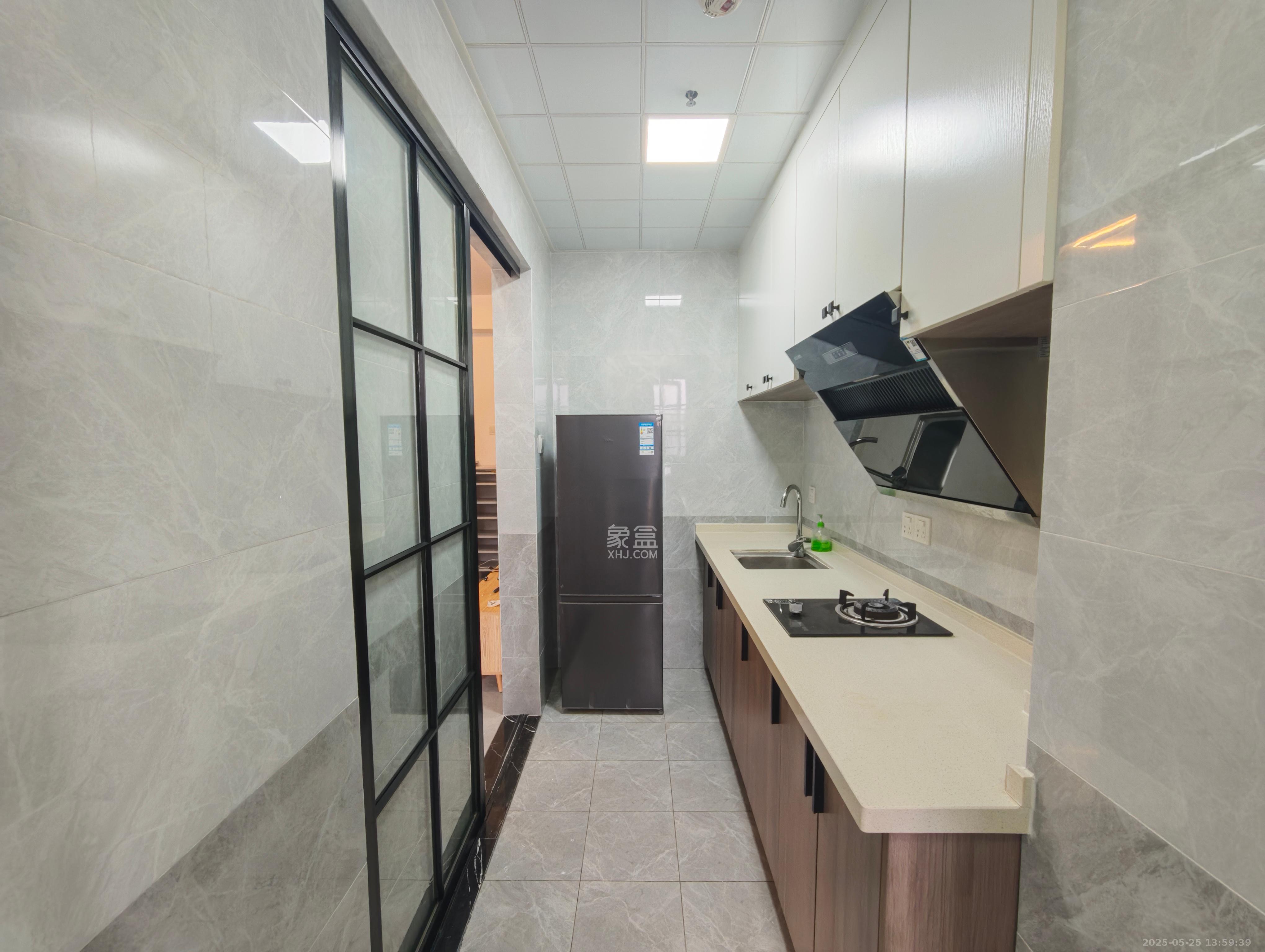 天健城  1室1厅1卫    2500.0元/月 天健城  1室1厅1卫    2500.0元/月室内图