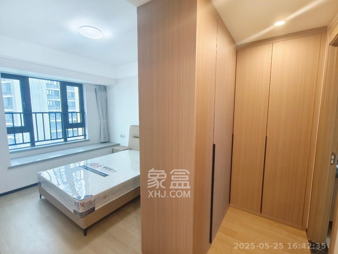 中海麓山境南区  3室2厅2卫   3200.00元/月室内图