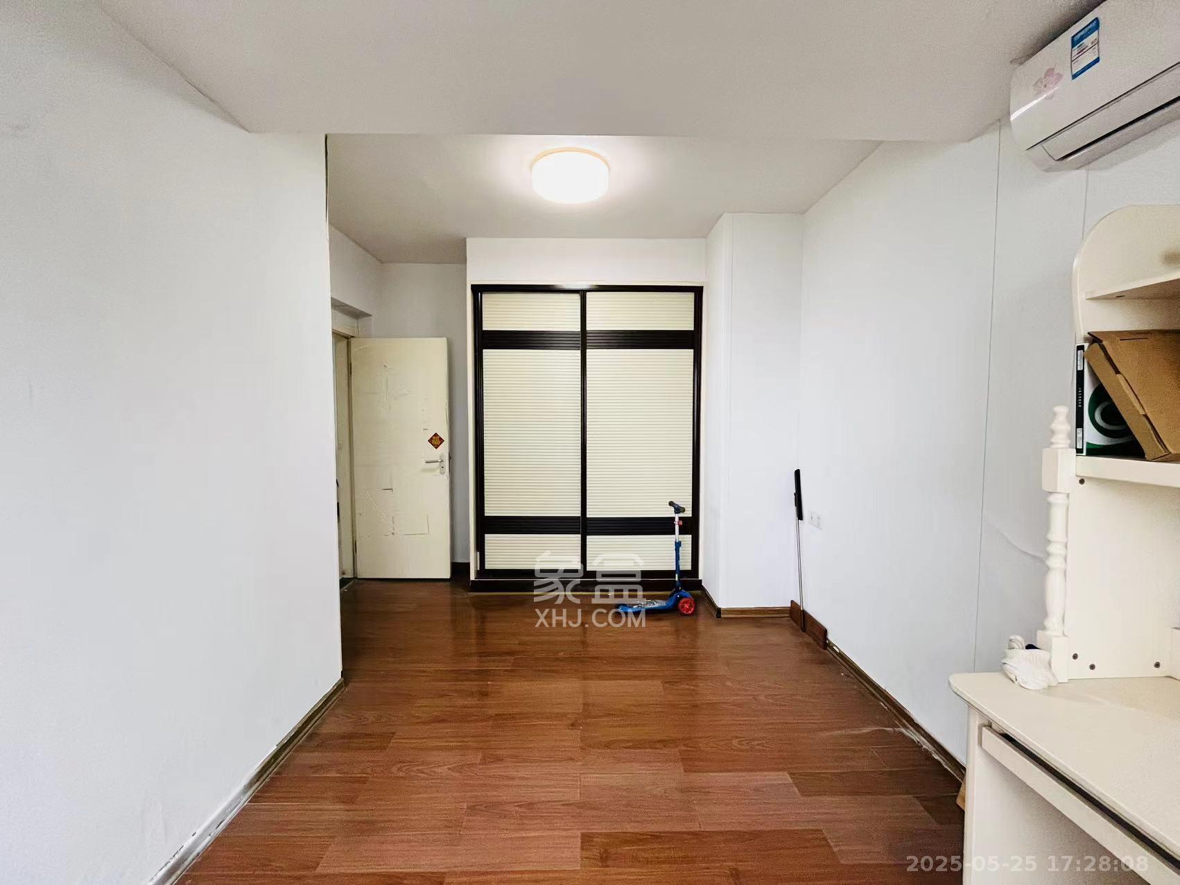 香颂国际  3室2厅2卫    2600.0元/月室内图