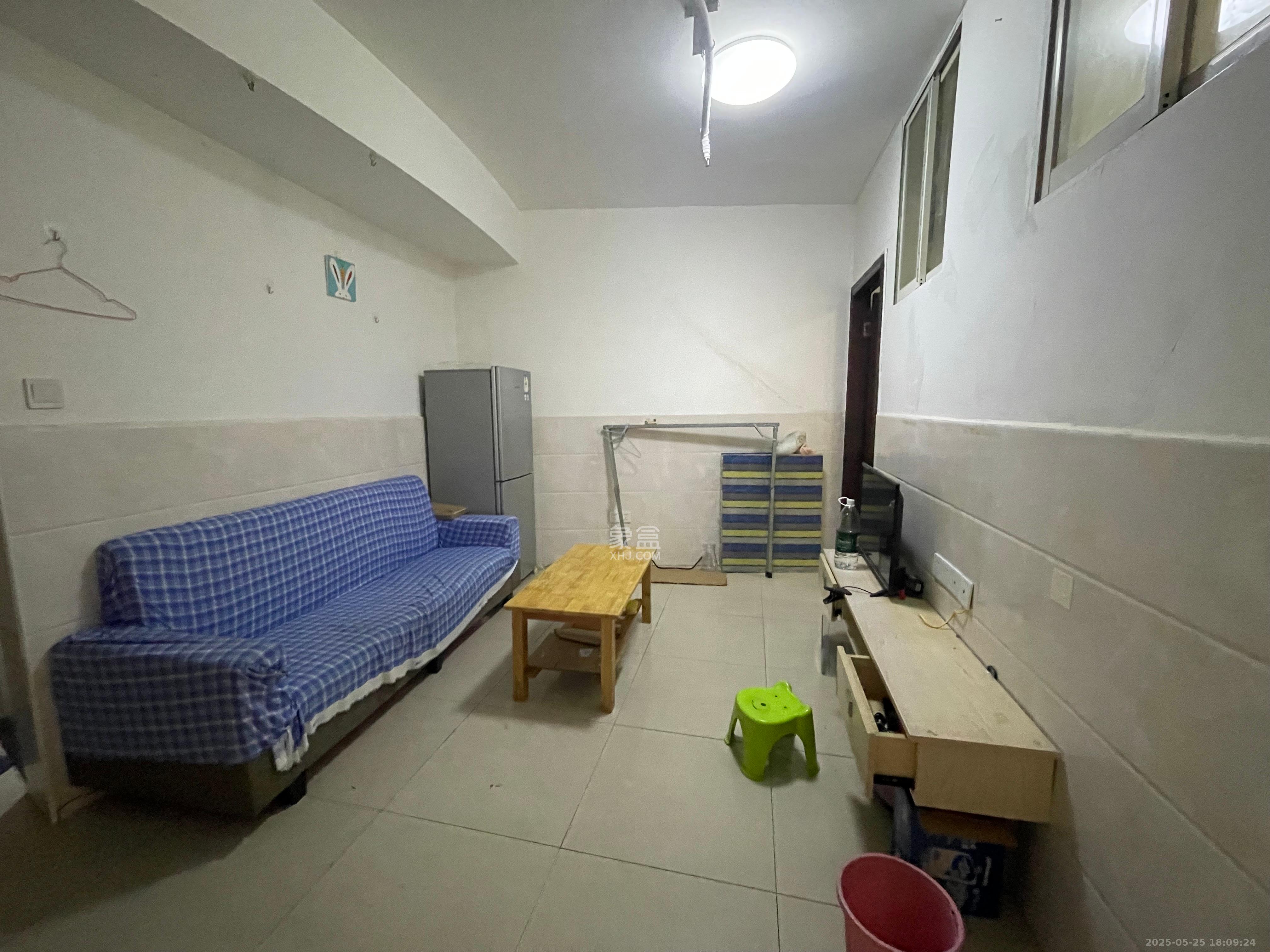 湖韵佳苑 2室1厅1卫 1700.0元/月 湖韵佳苑 2室1厅1卫 1700.0元/月室内图