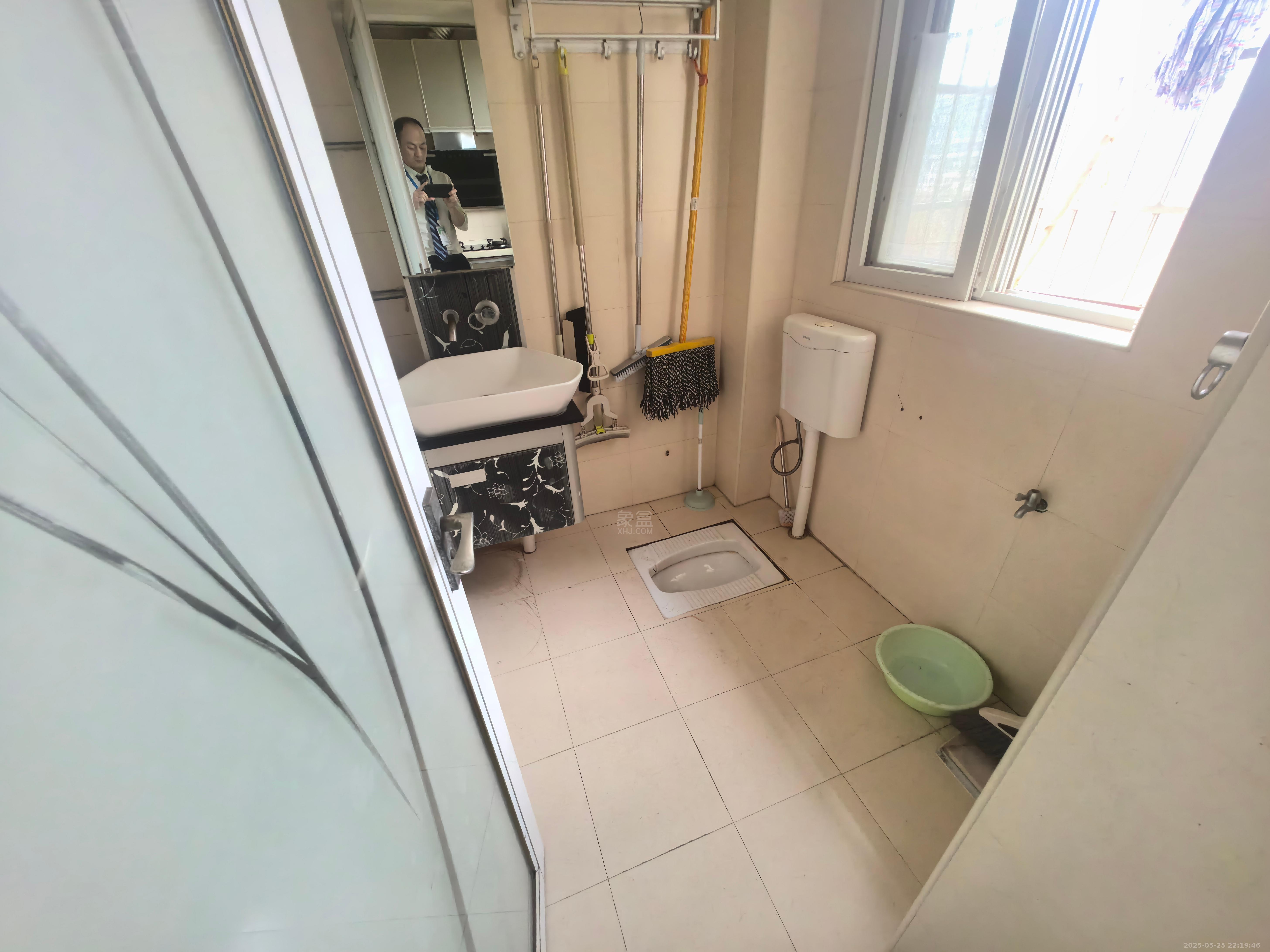 芙蓉丽景 2室2厅1卫 1300.0元/月 芙蓉丽景 2室2厅1卫 1300.0元/月室内图