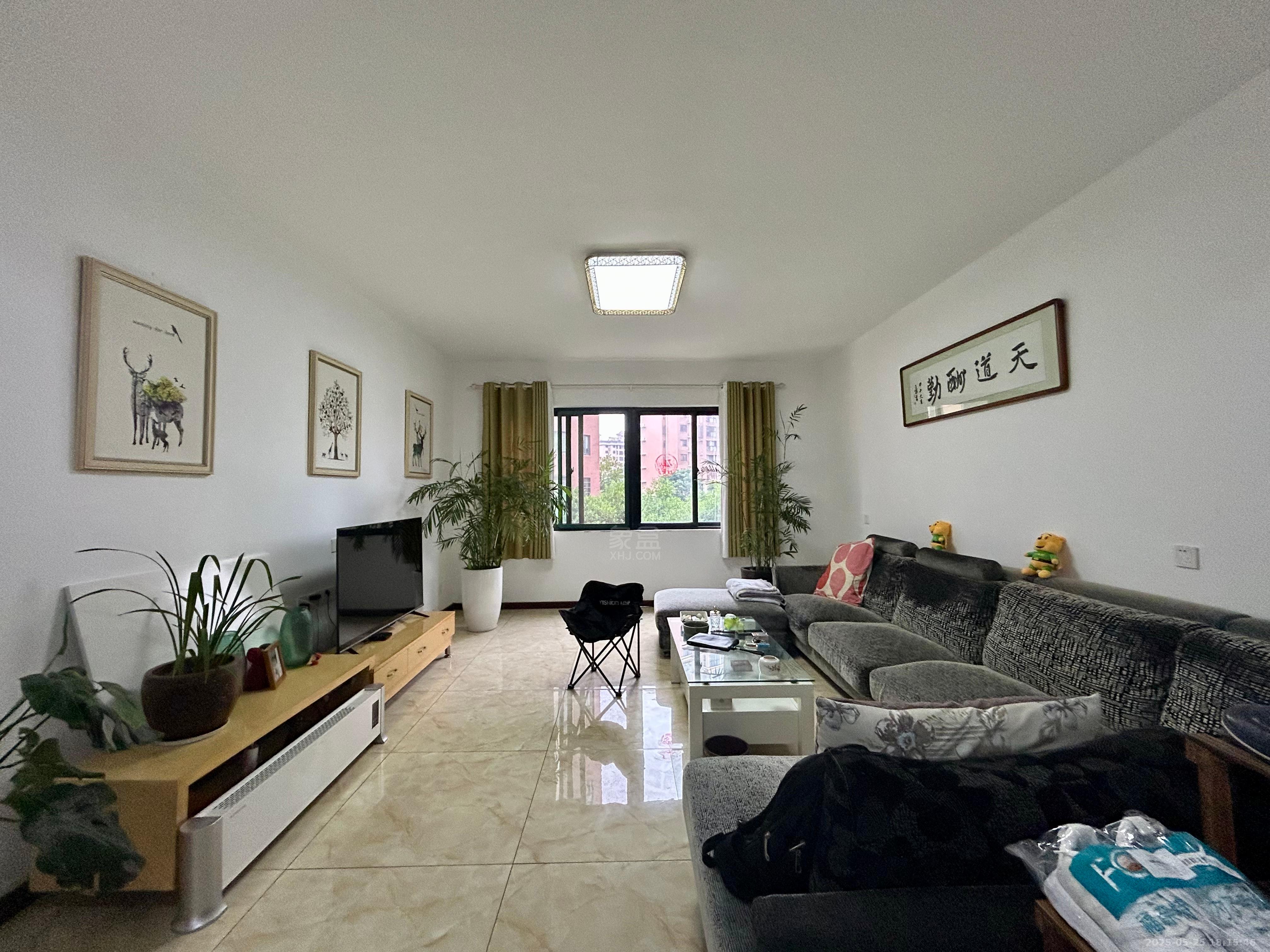 颐景园  4室2厅2卫    2500.0元/月室内图1