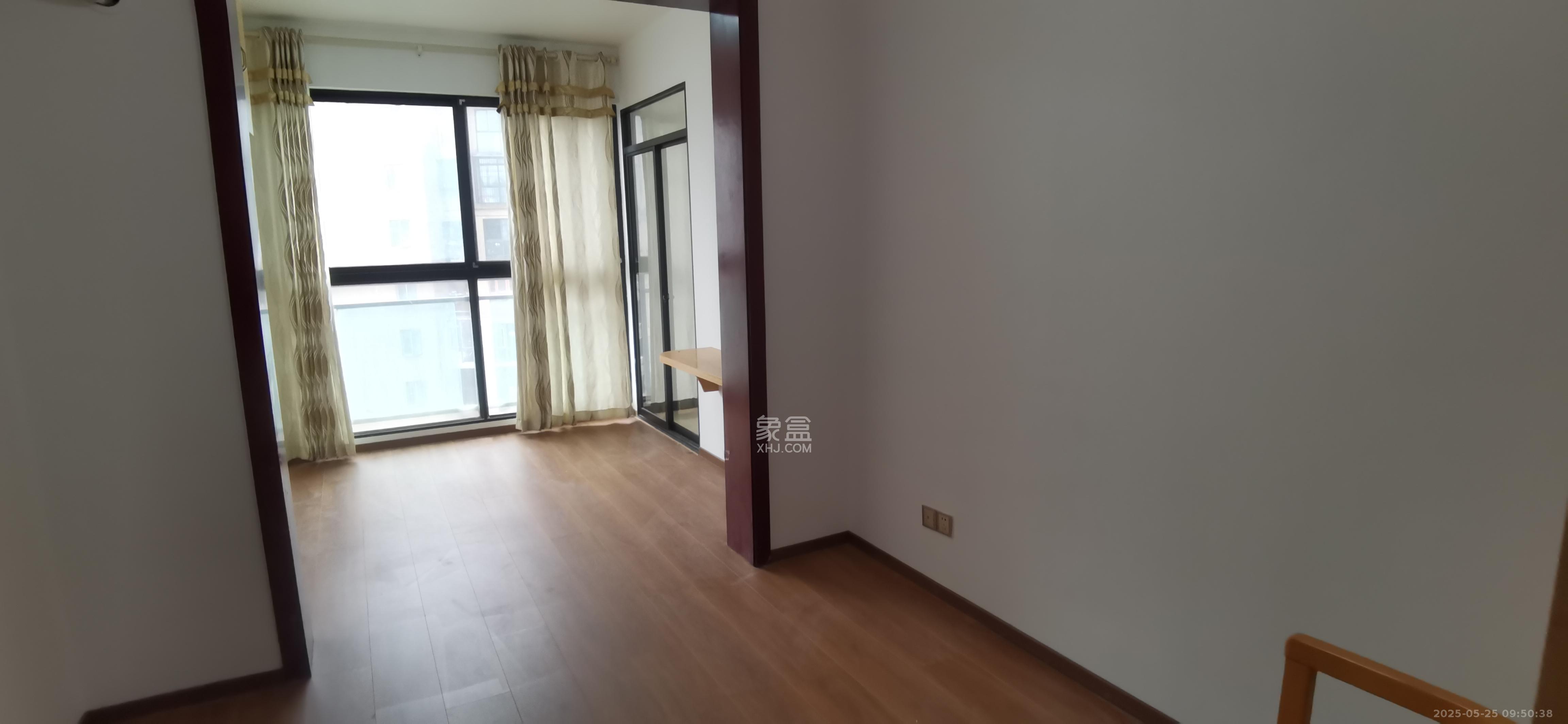 辉煌国际城一期 5室2厅2卫 3500.0元/月 辉煌国际城一期 5室2厅2卫 3500.0元/月室内图