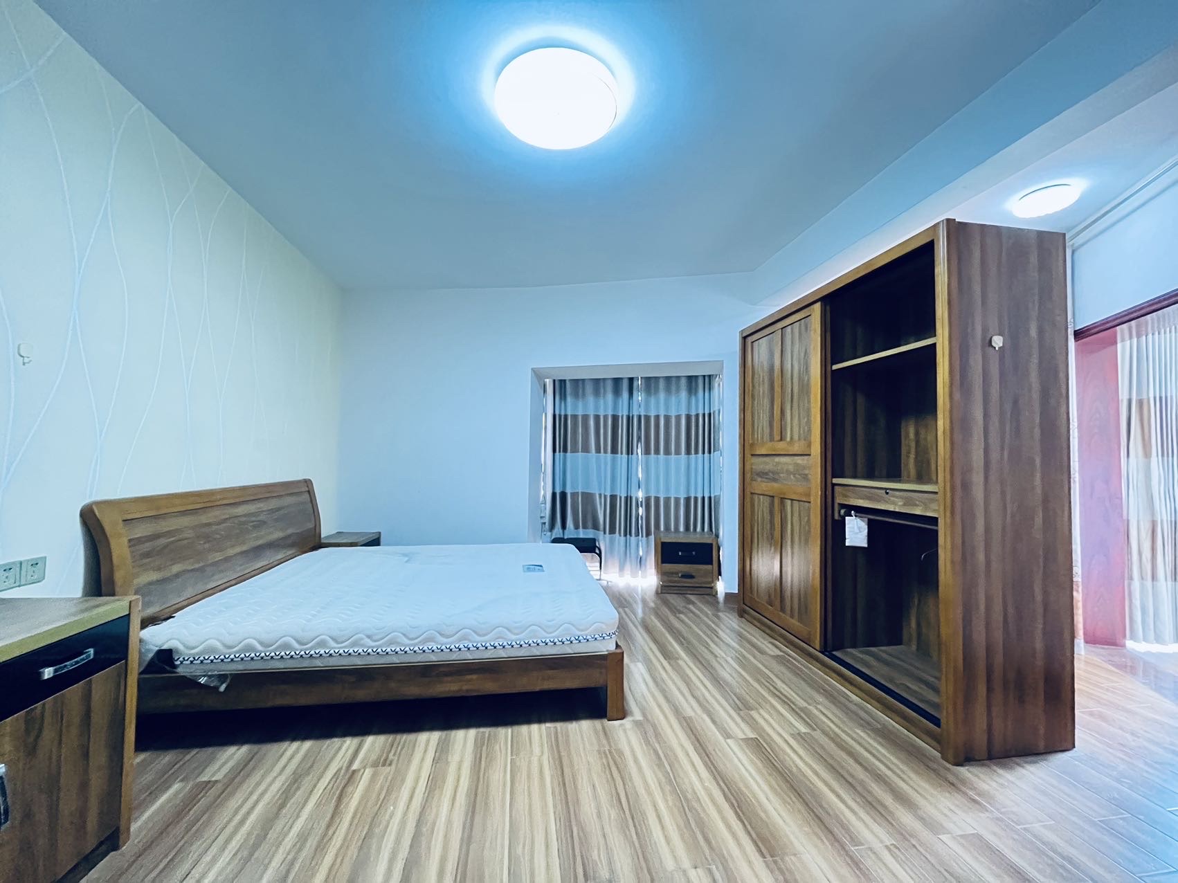 申鑫国际广场 4室2厅2卫 105.0万 申鑫国际广场 4室2厅2卫 105.0万客厅