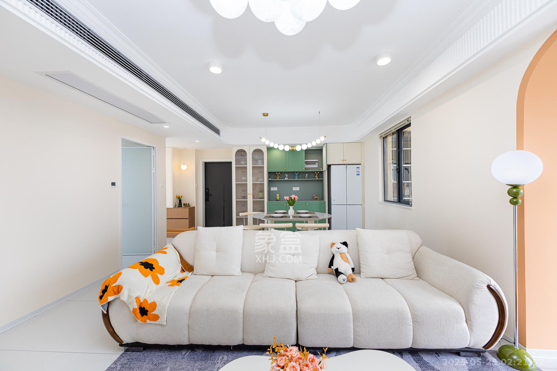 勤诚达新界 4室2厅1卫 109.8万 勤诚达新界 4室2厅1卫 109.8万客厅