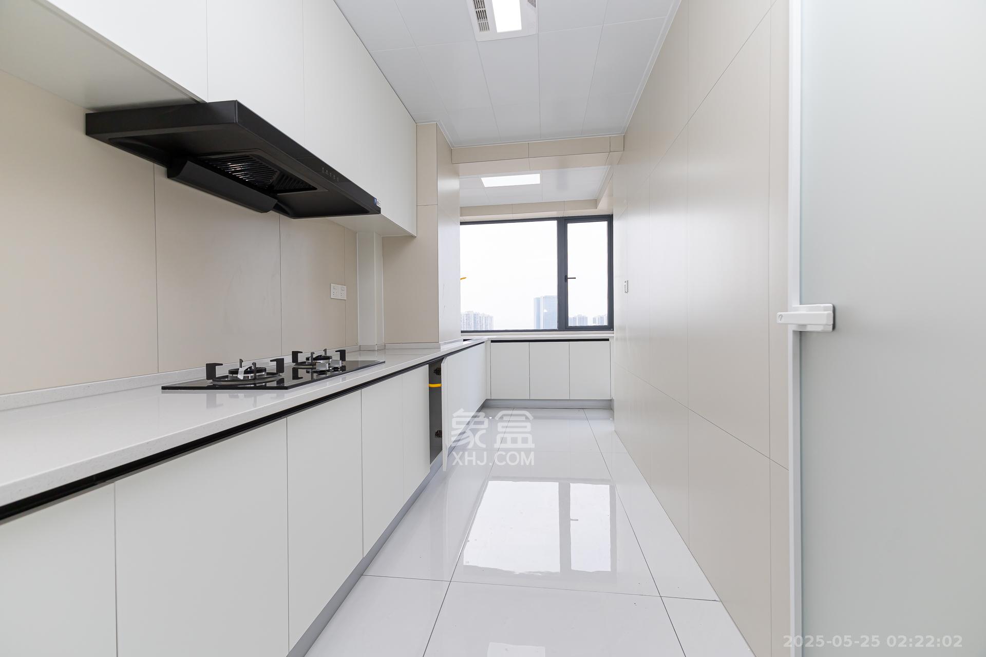 勤诚达新界 4室2厅1卫 109.8万 勤诚达新界 4室2厅1卫 109.8万厨房