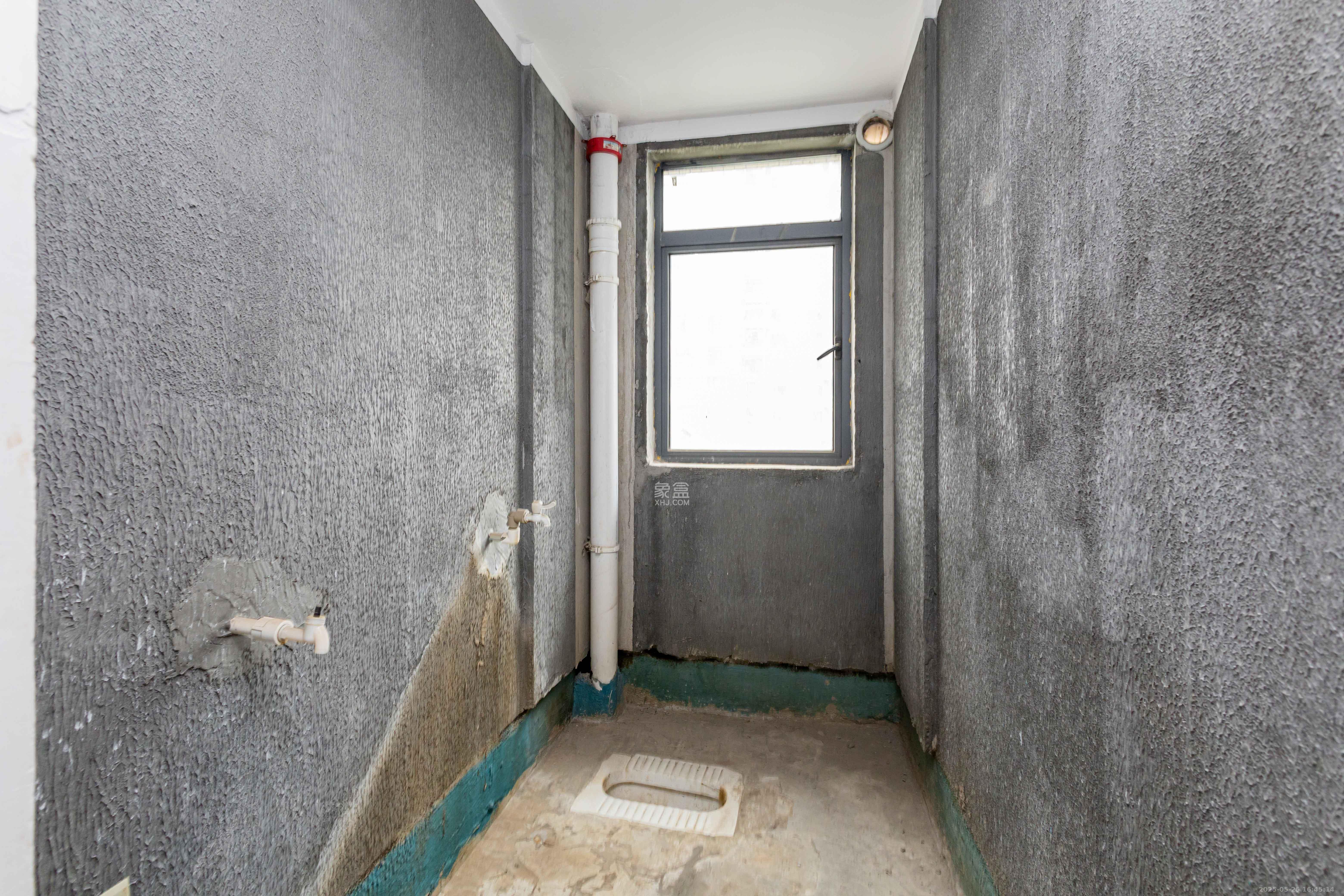 中国铁建国际城二期  4室2厅2卫    69.8万 中国铁建国际城二期  4室2厅2卫    69.8万卫生间