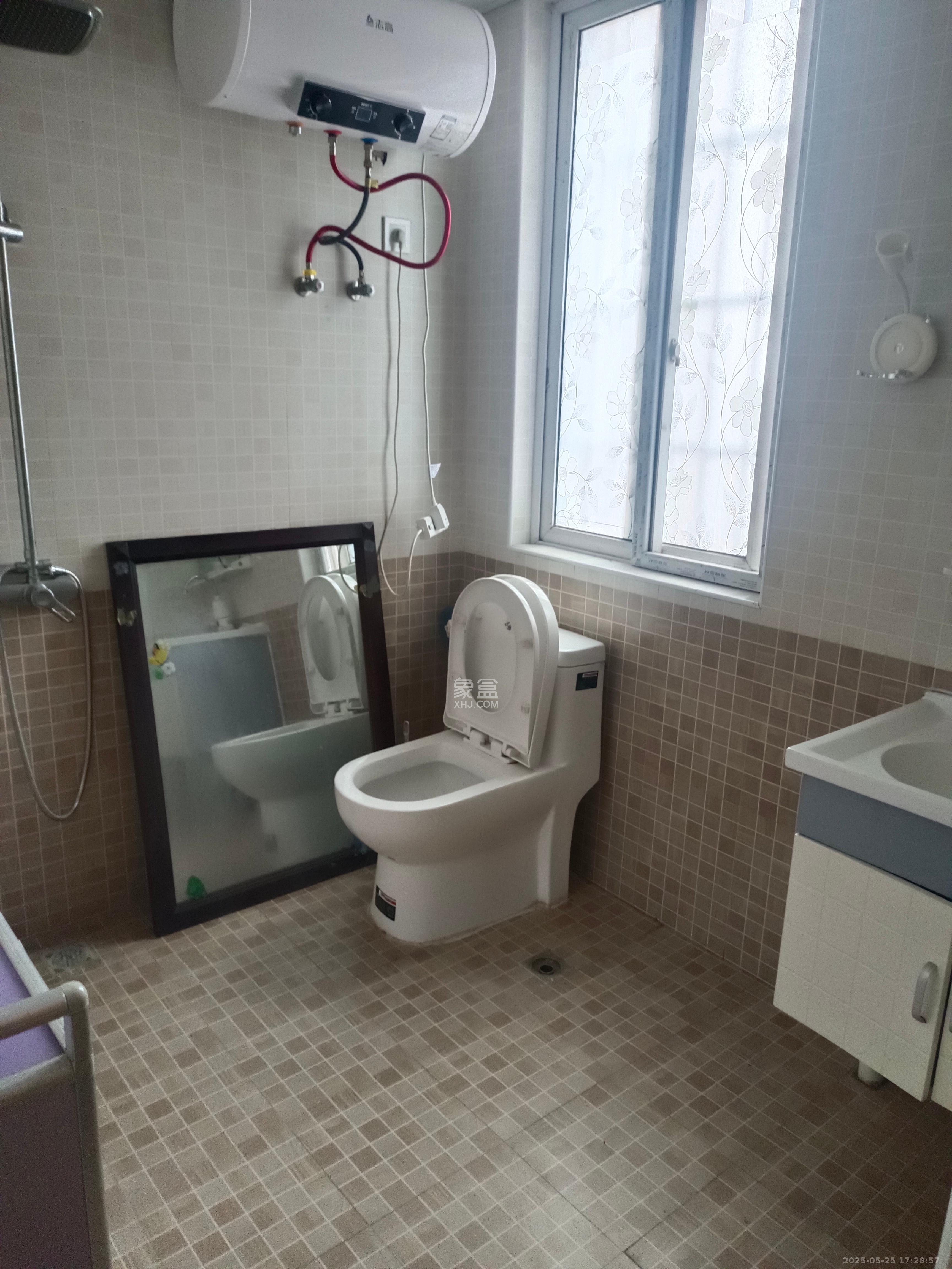 东门尚苑 3室2厅2卫 1800.0元/月 东门尚苑 3室2厅2卫 1800.0元/月室内图